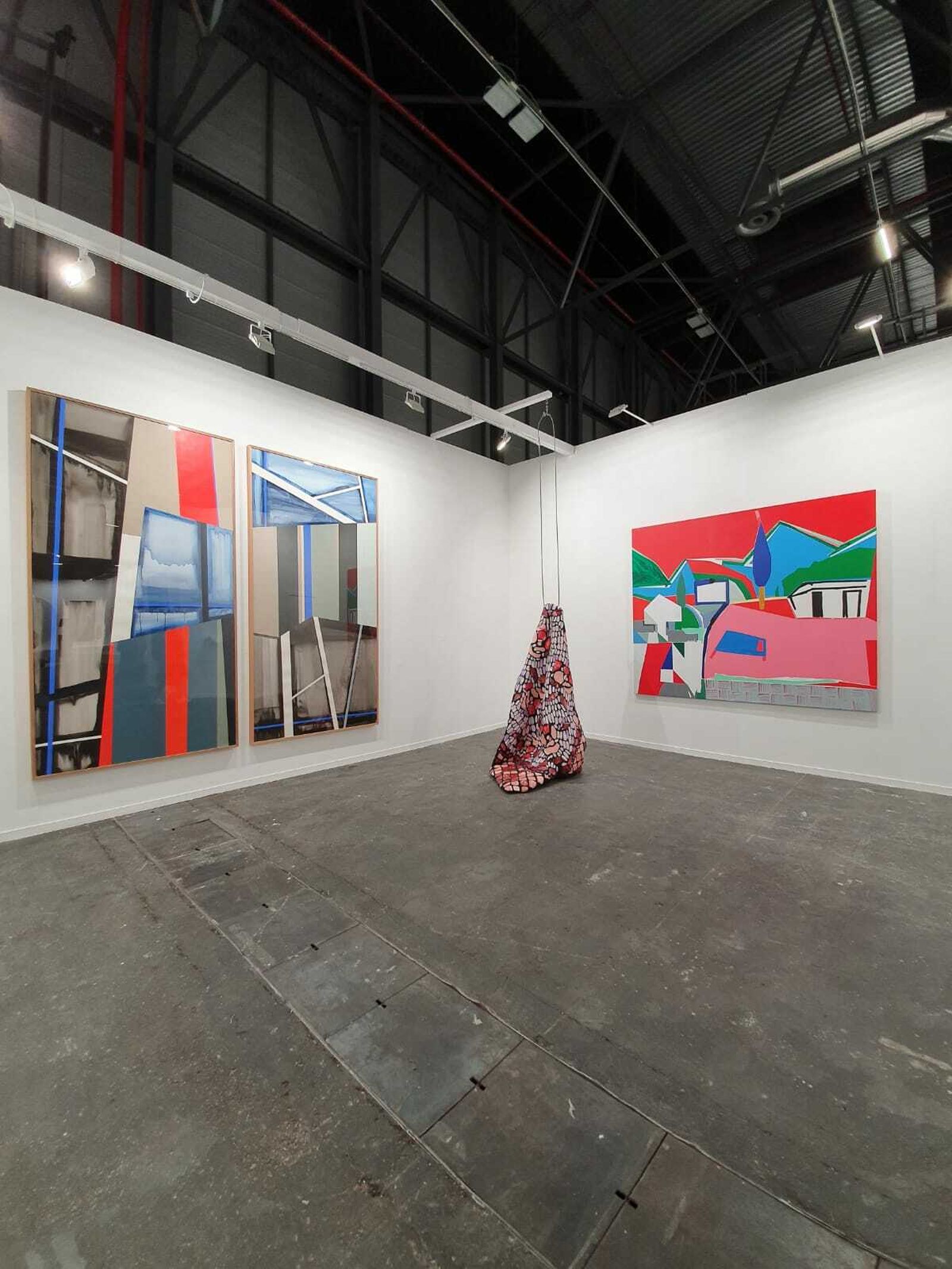 La galería murciana T20 presenta uno de los estands más interesantes.