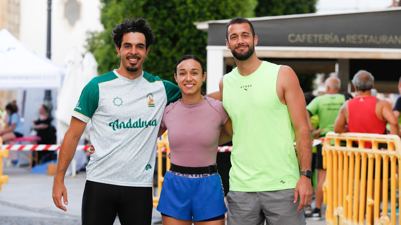 Búscate en las fotos de la VII Carrera Nocturna Solidaria Corre por la Igualdad de Los Barrios