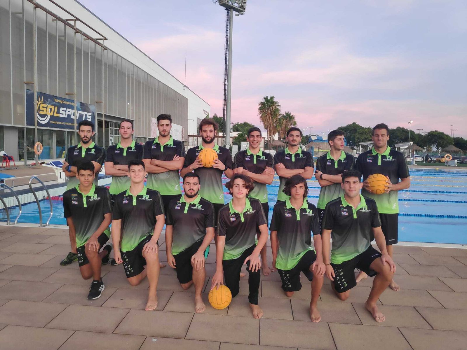 Jugadores del Waterpolo Málaga.