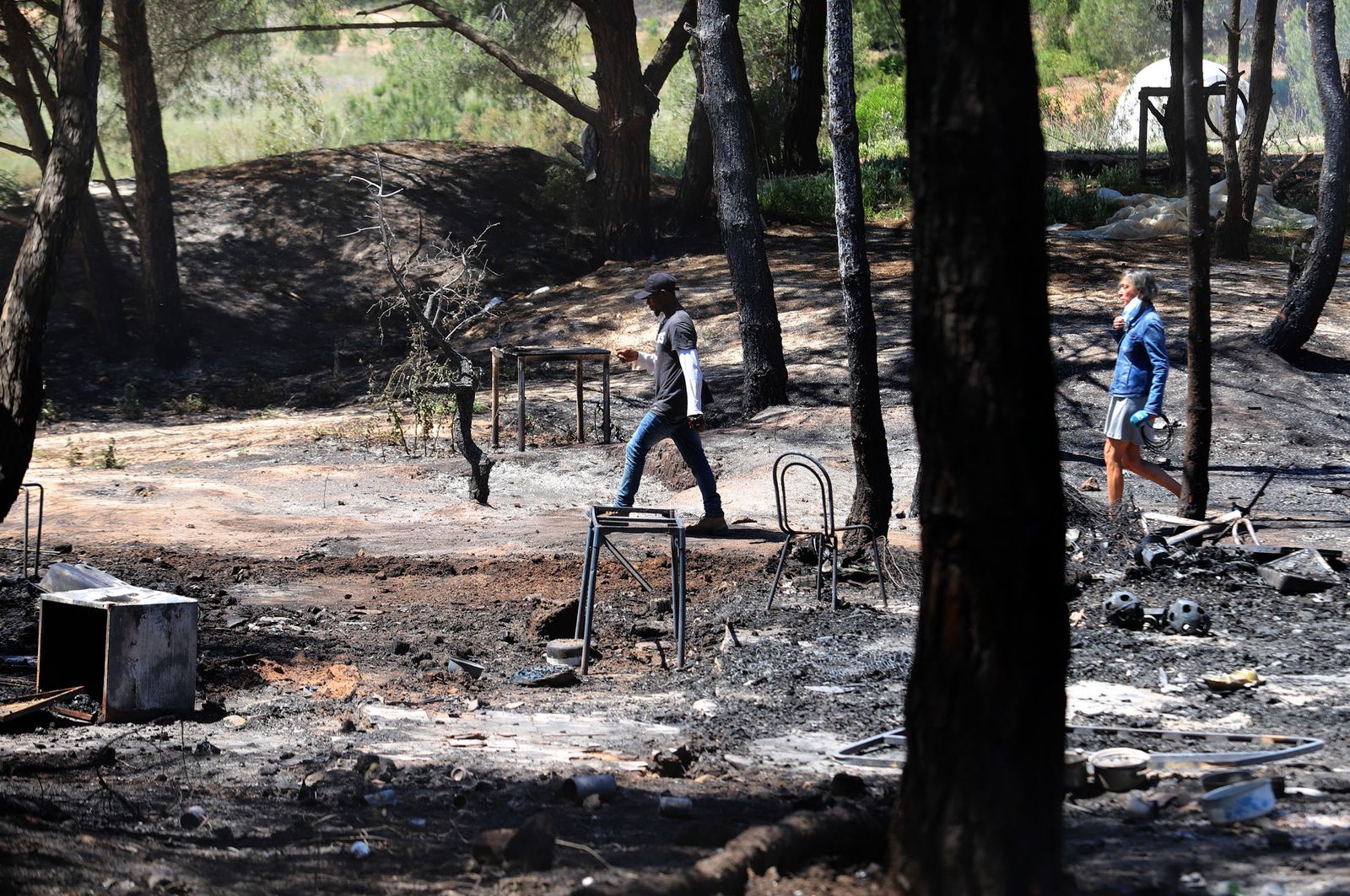 Imágenes del incendio de chabolas en Lucena del Puerto
