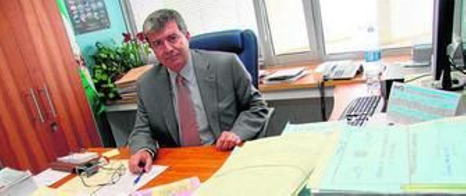 Juan Calvo-Rubio, en su despacho de la Audiencia de Málaga.