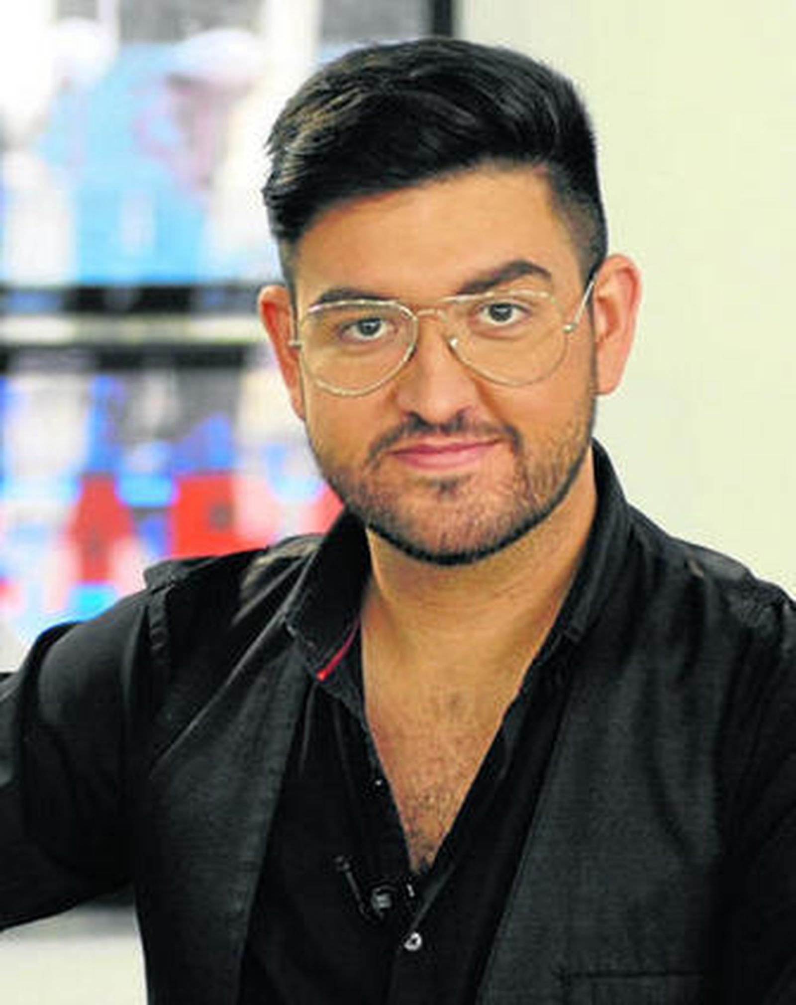 Manu Sánchez presenta 'La Semana Más Larga' en Canal Sur.