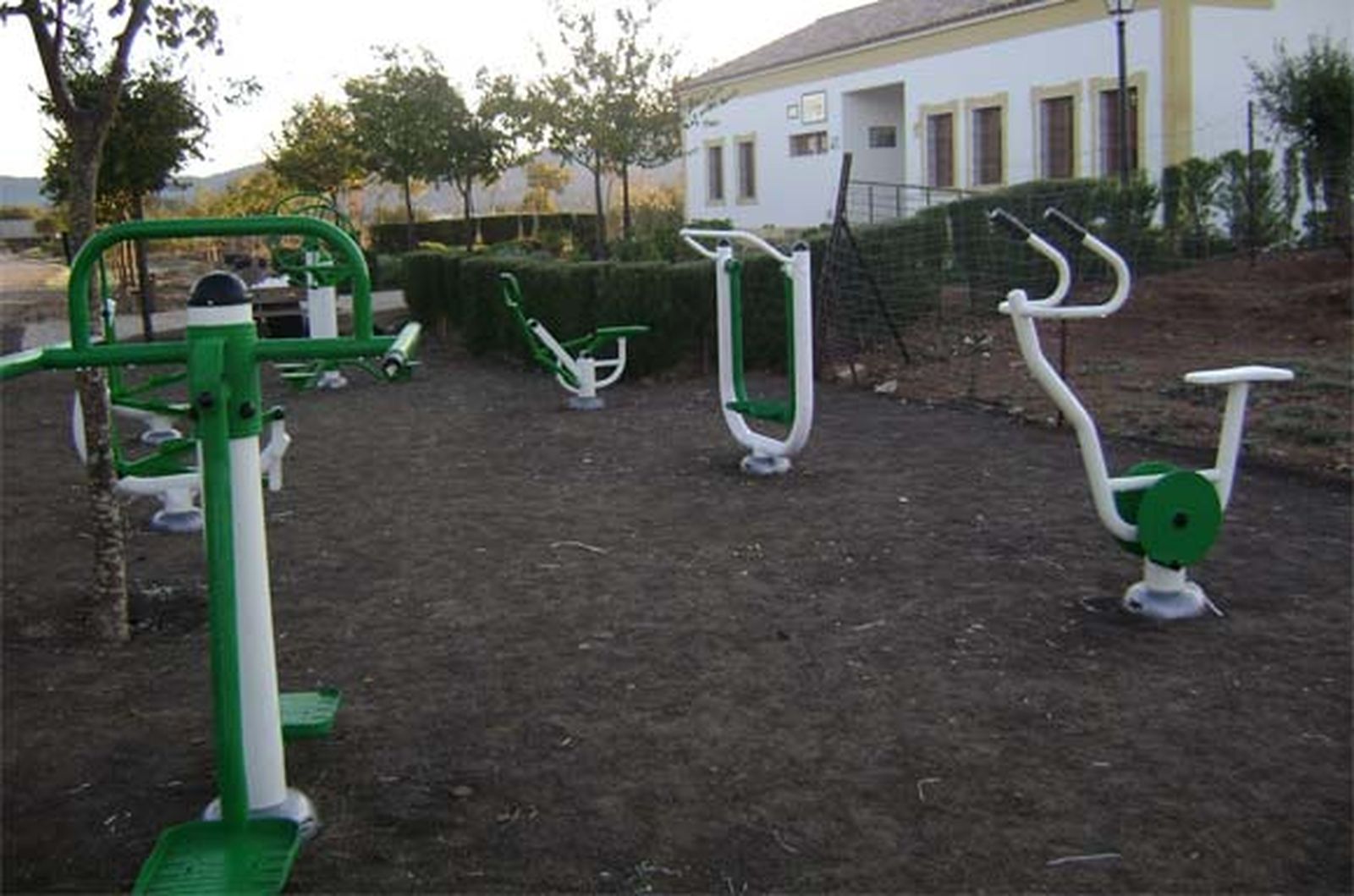 Nuevo parque bio-saludable en la Vía Verde de la Sierra