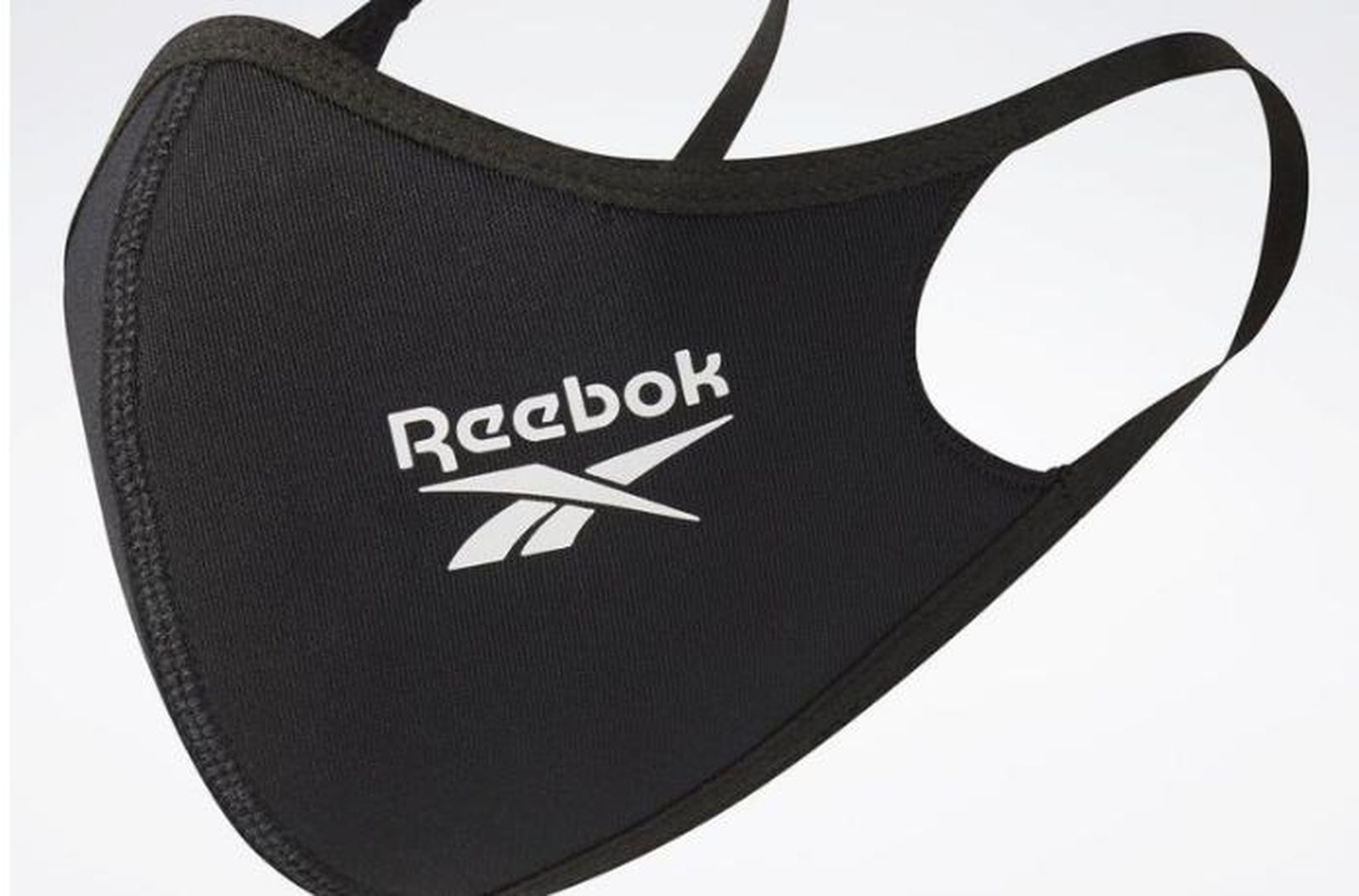 La mascarilla de Reebok