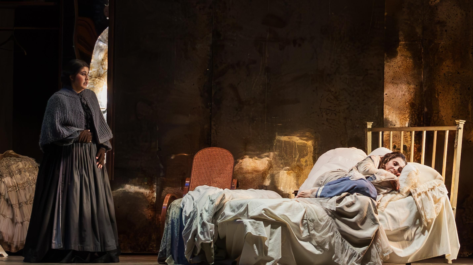 Imágenes de la ópera 'La Traviata' de Verdi en el Teatro Villamarta de Jerez