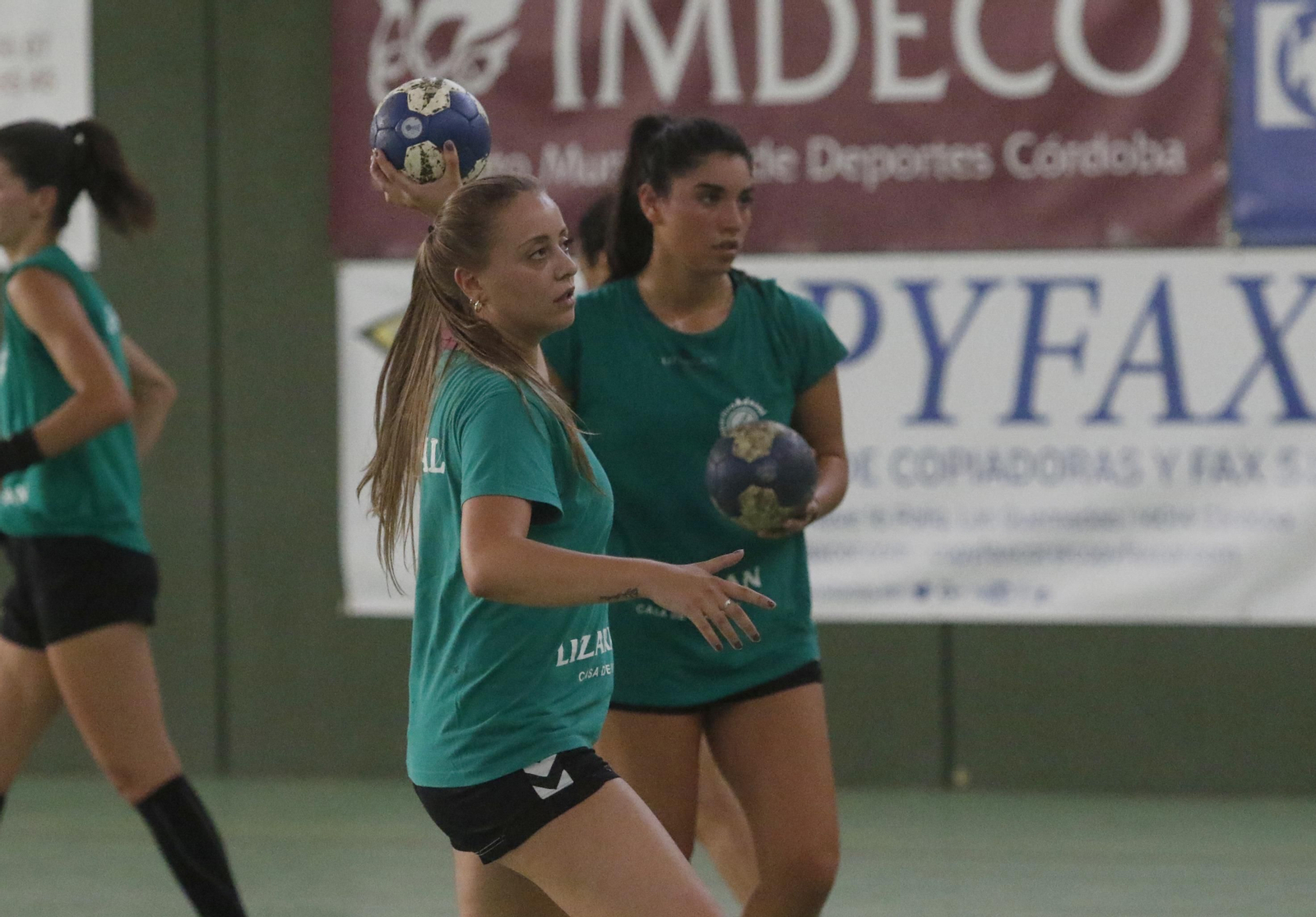 Las fotos del primer entrenamiento del Adesal camino de la Liga Guerreras Iberdrola