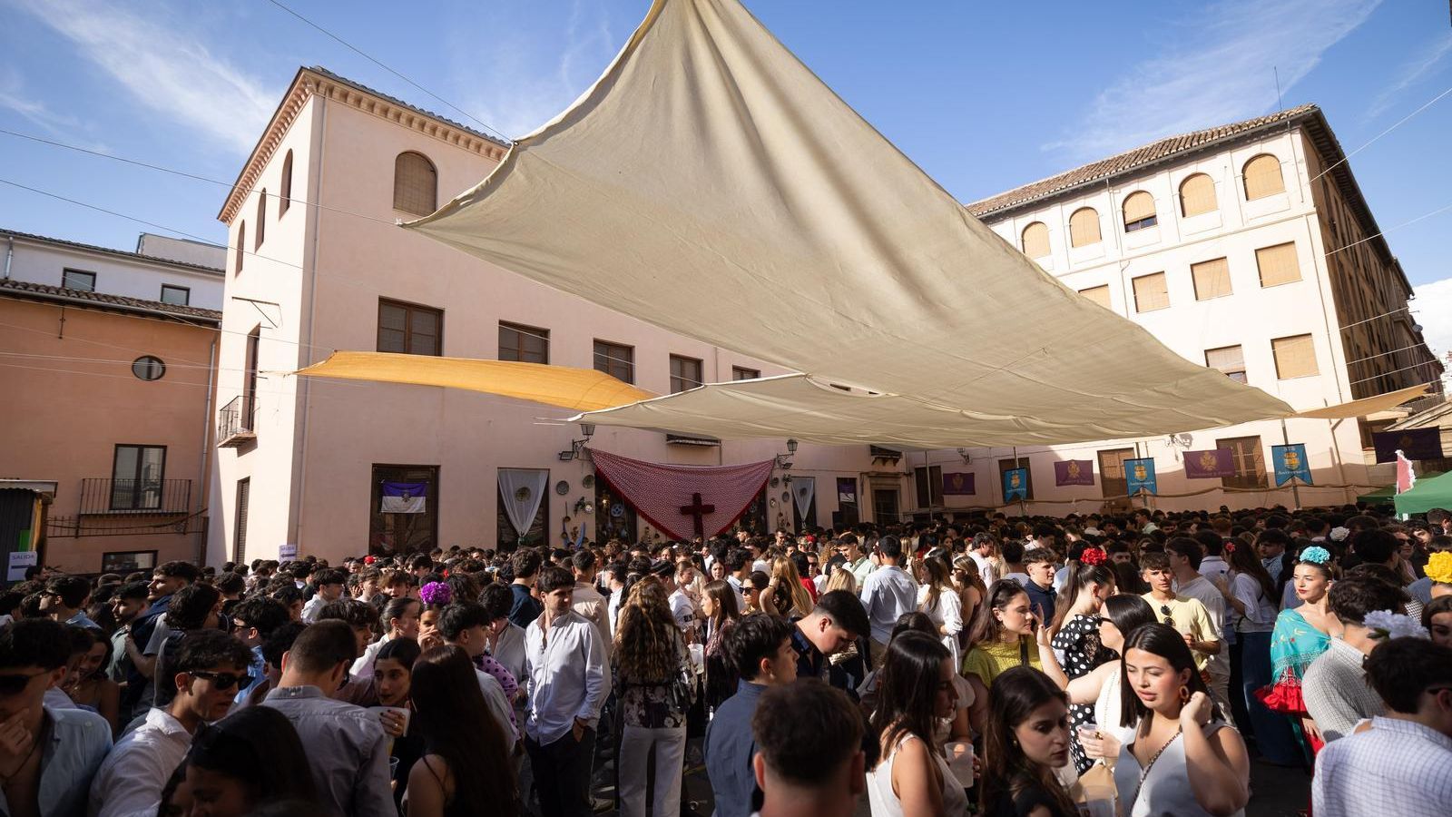 Encuéntrate en la mejores fotos del Día de la Cruz de Granada