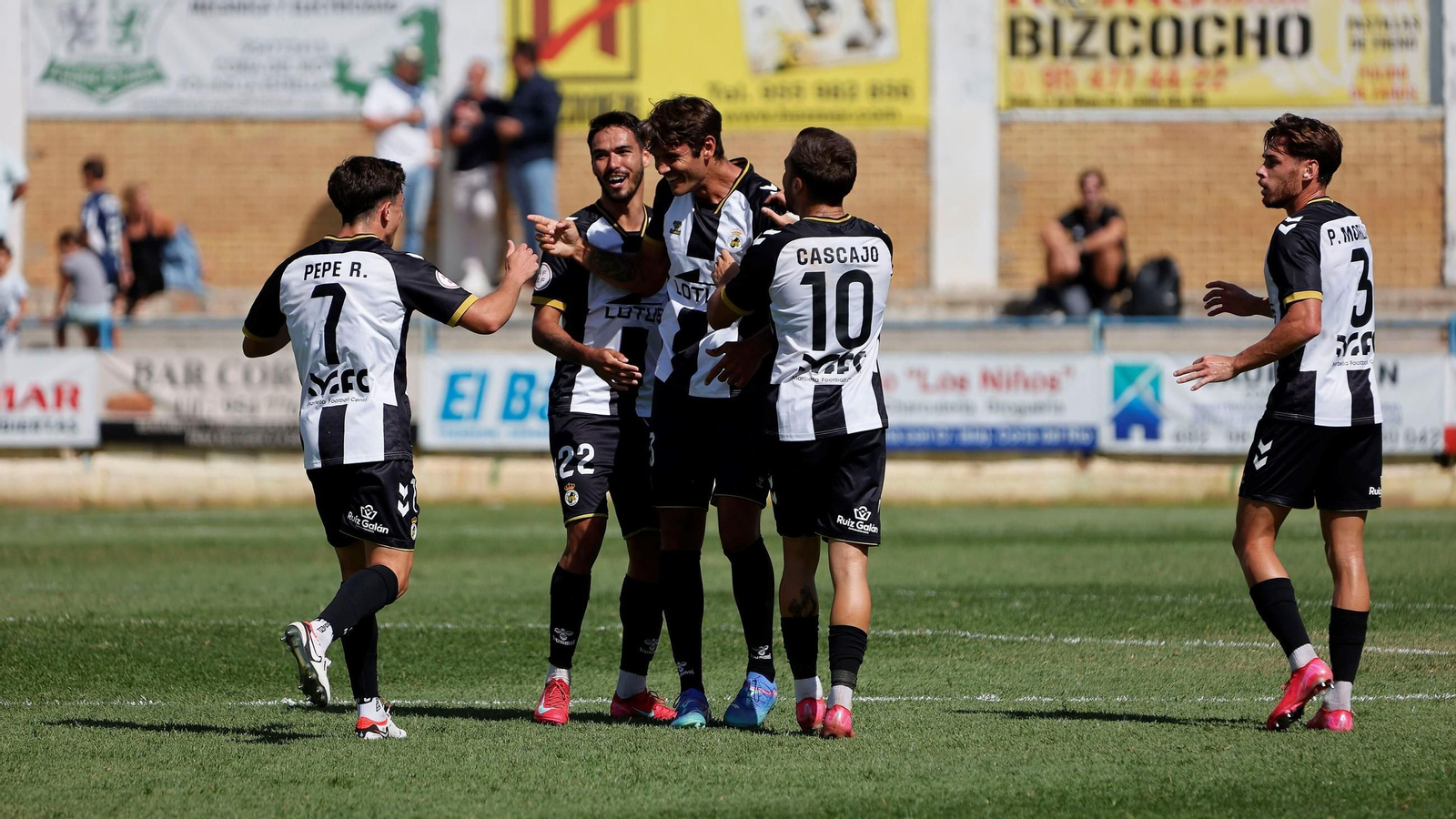 La Balona celebra el gol de Algar en Coria.