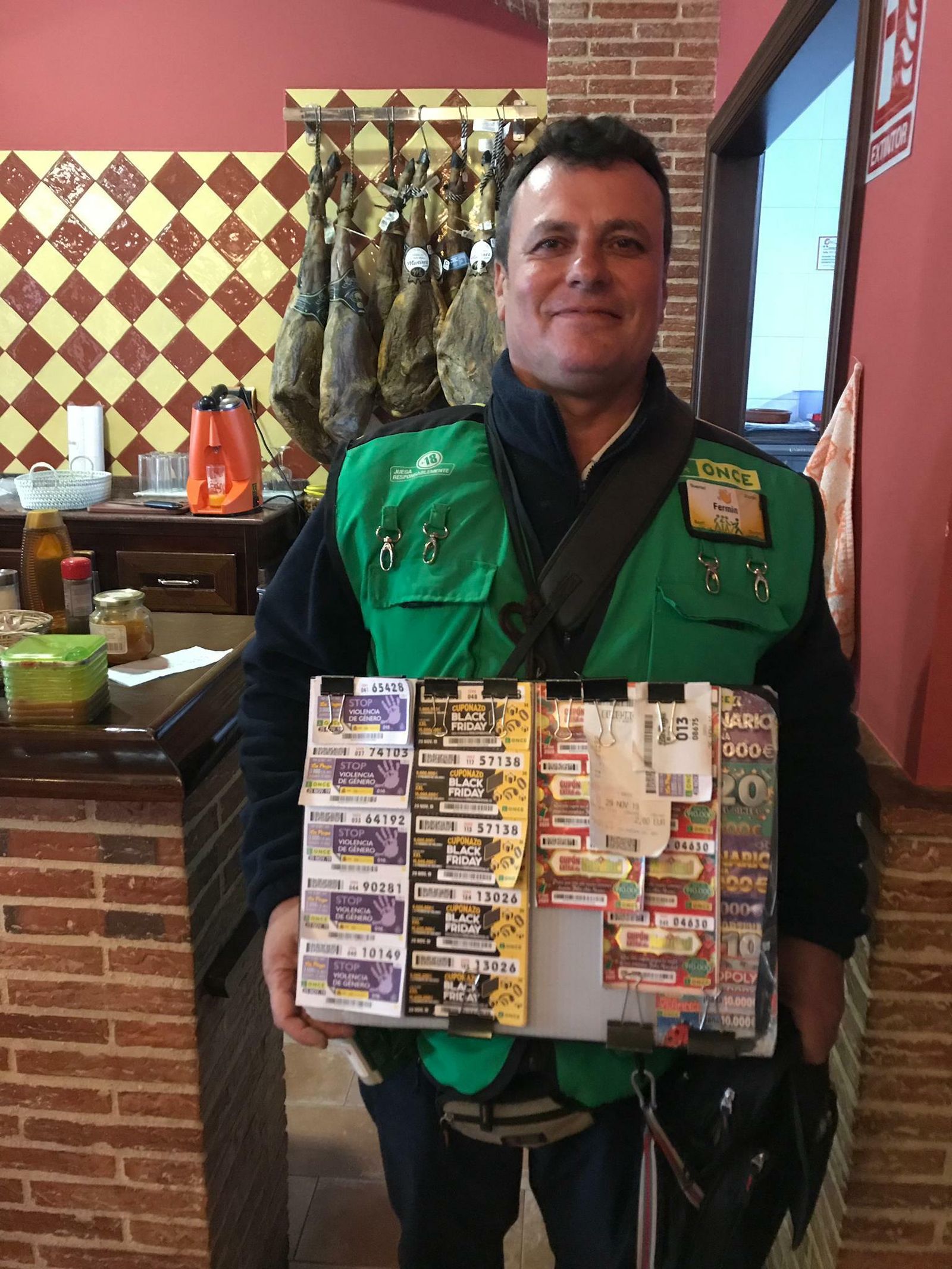 Fermín Martín, el orgulloso cuponero que ha repartido la suerte en El Viso.