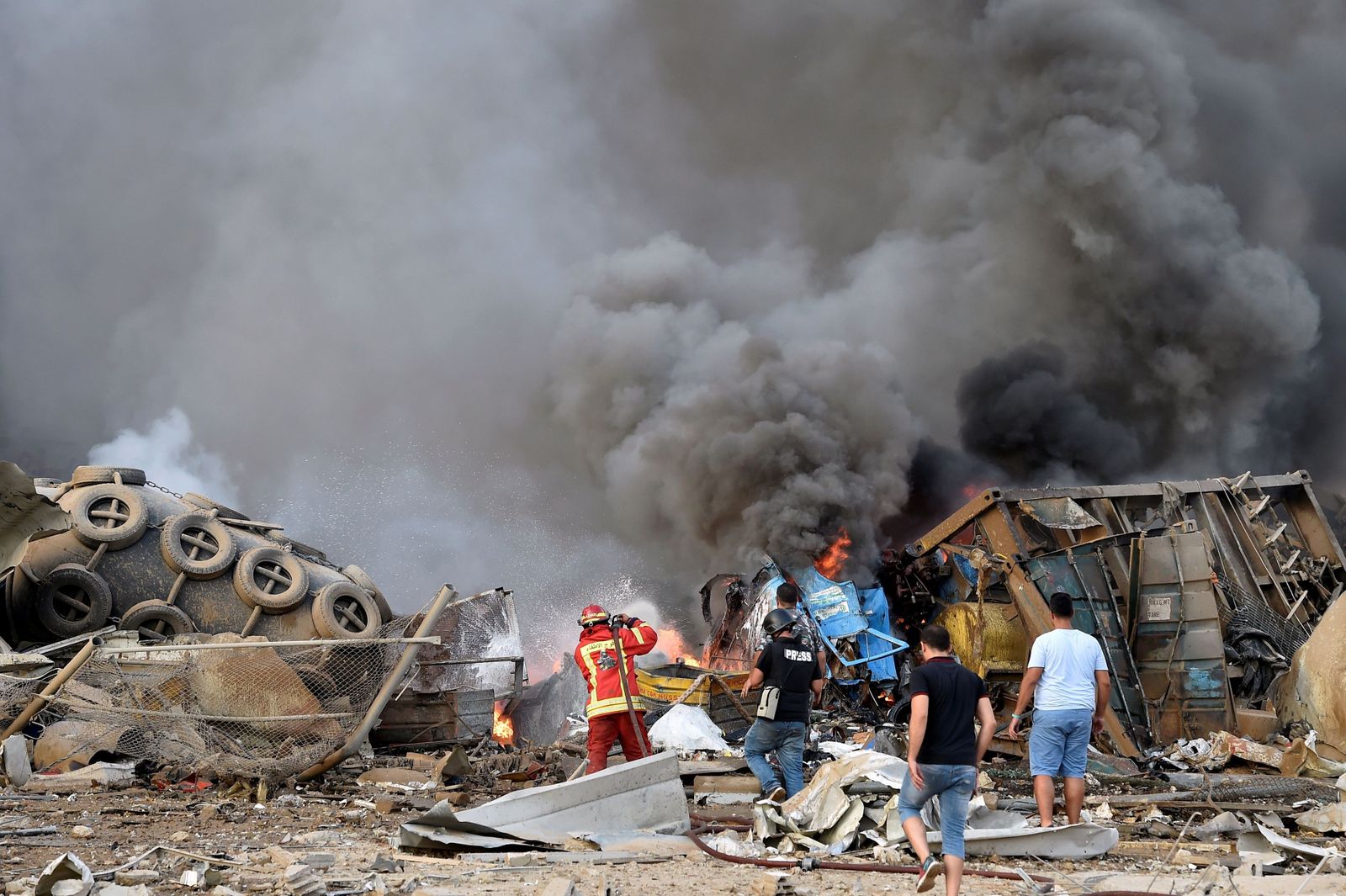 Bomberos de Almuñécar (Granada) viajan a Beirut para buscar y rescatar supervivientes tras la explosión