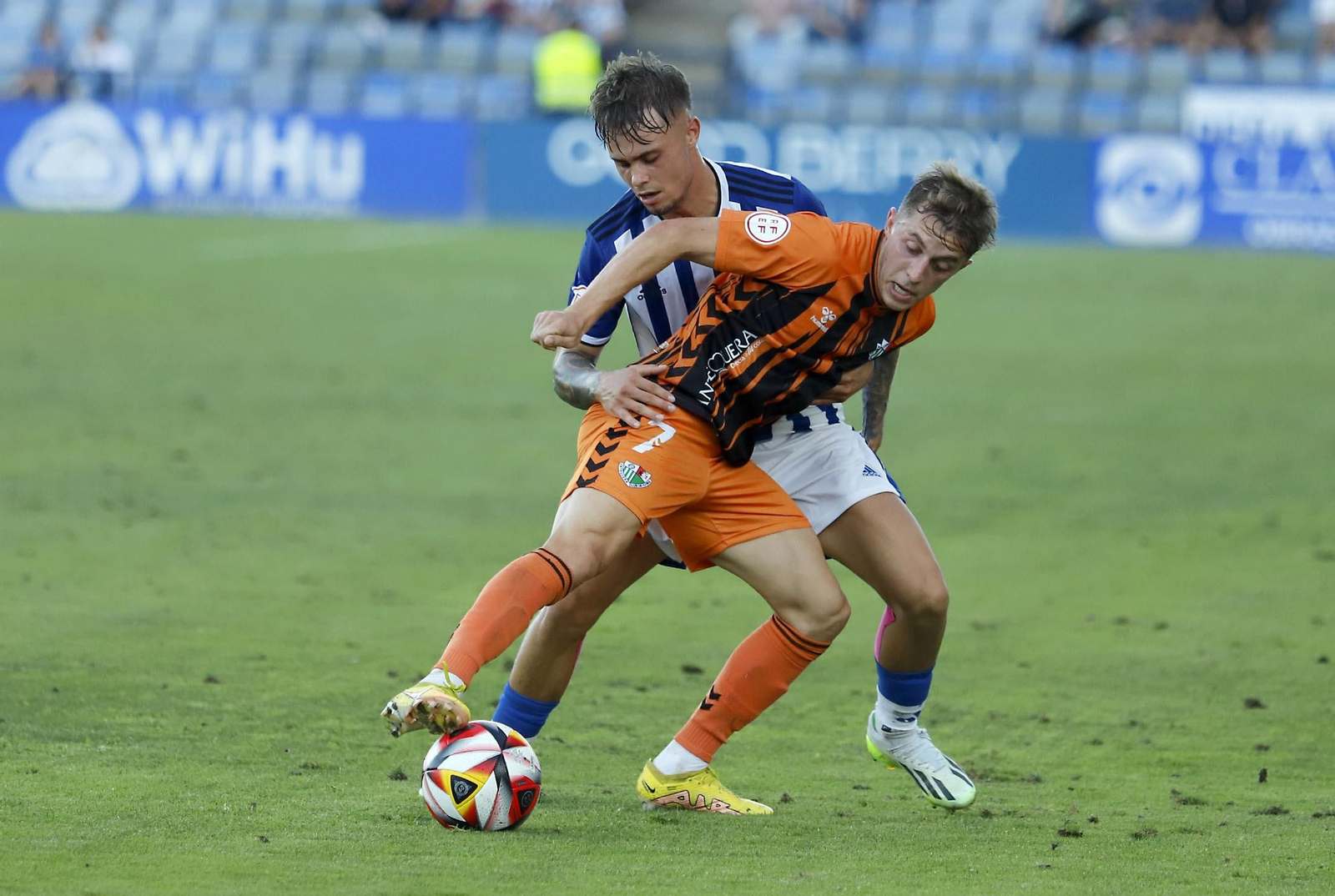 Imágenes del encuentro entre el Recreativo de Huelva y el Antequera CF