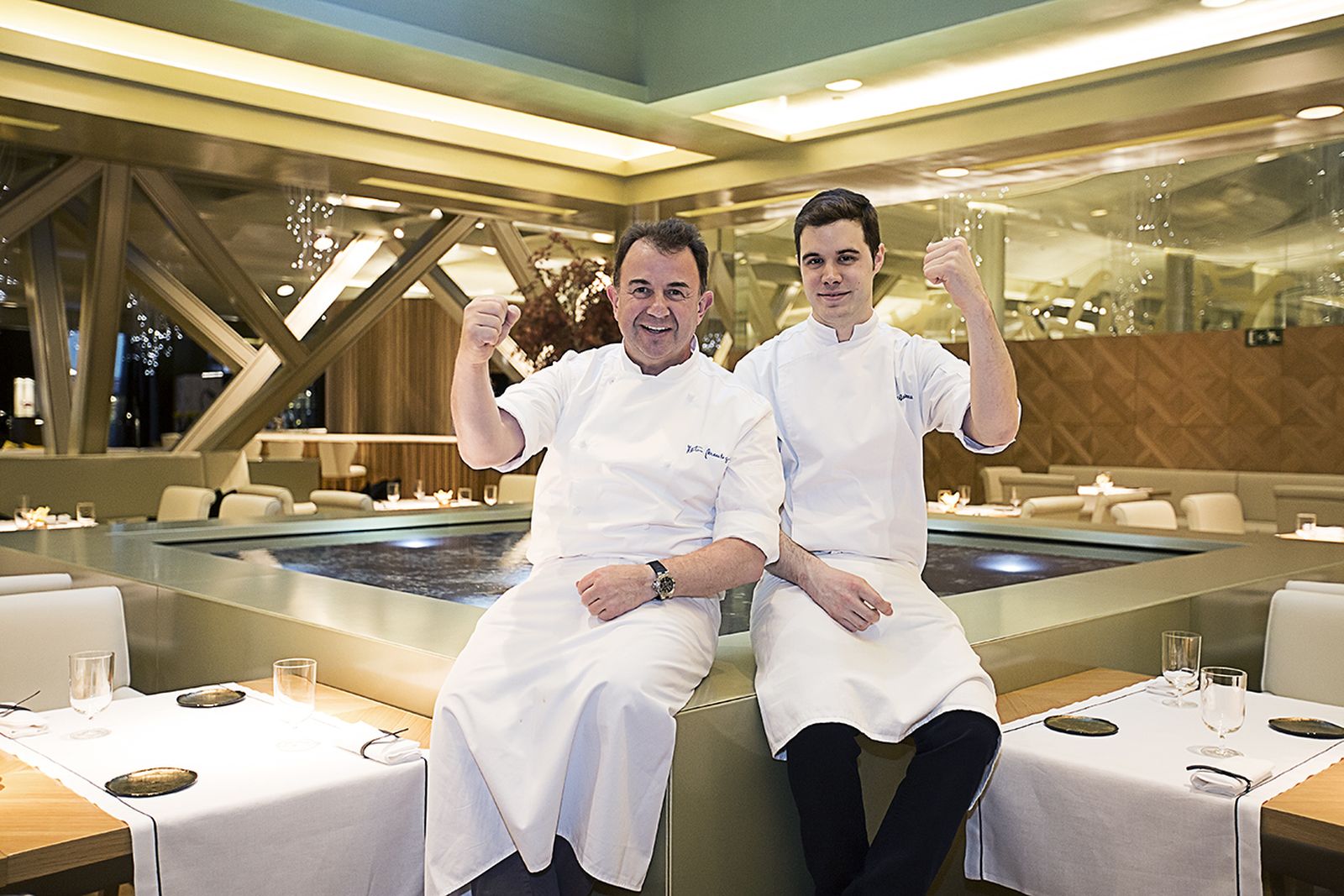 Martin Berasategui y el joven chef Xabier Goikoetxea en Oria, Barcelona