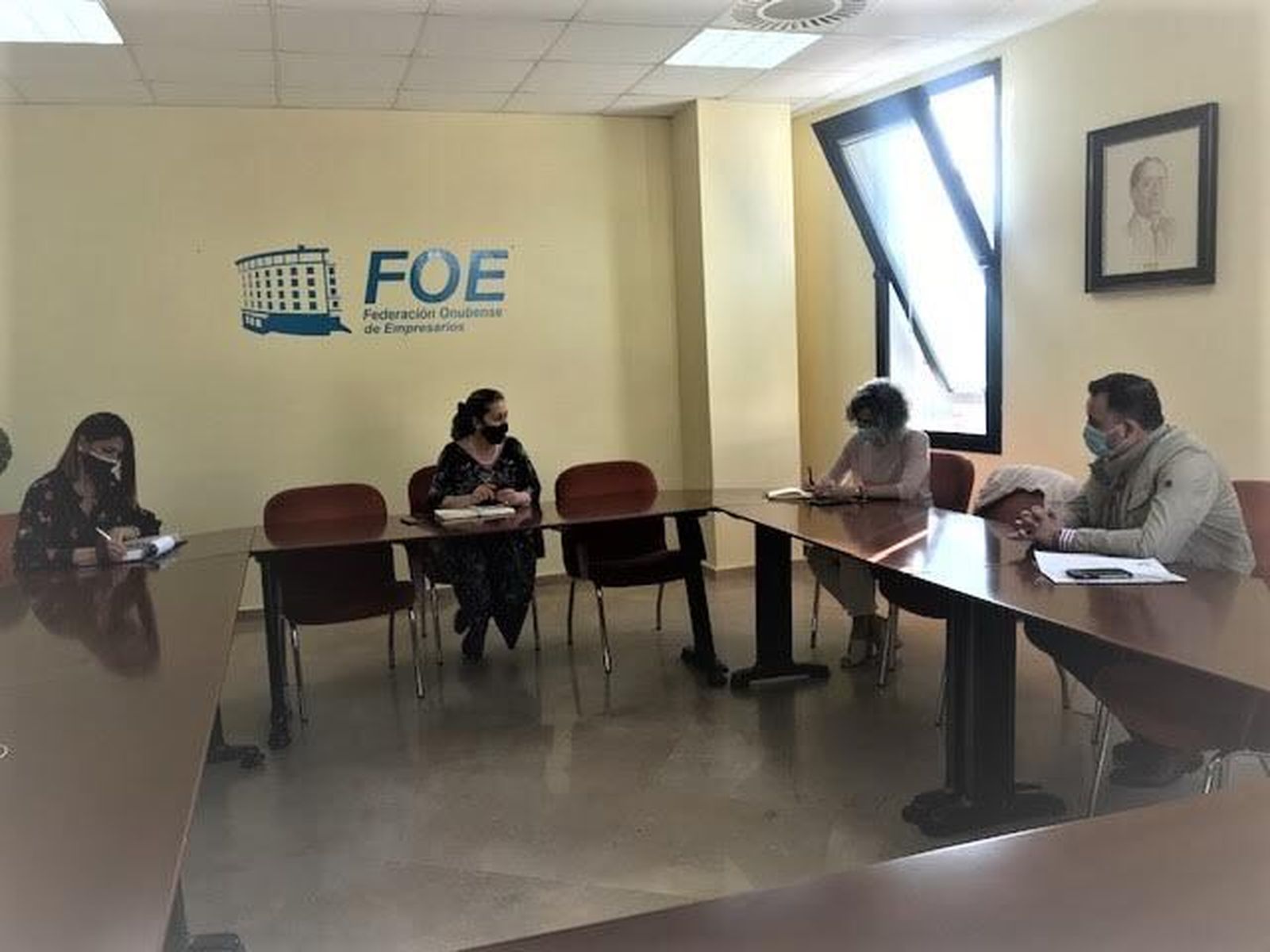 Teresa García Gómez, Mª Teresa Herrera, Angela Sierra y Diego Toronjo en la sede de la FOE