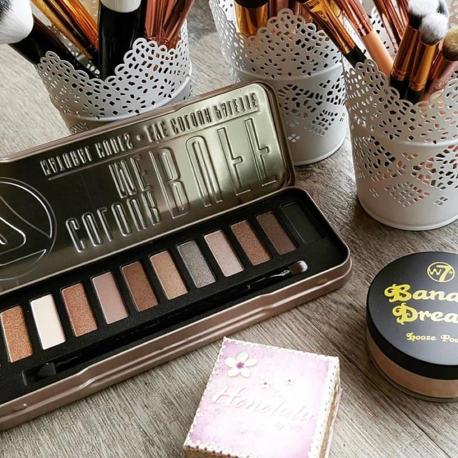 Colour Me Buff, de W7.