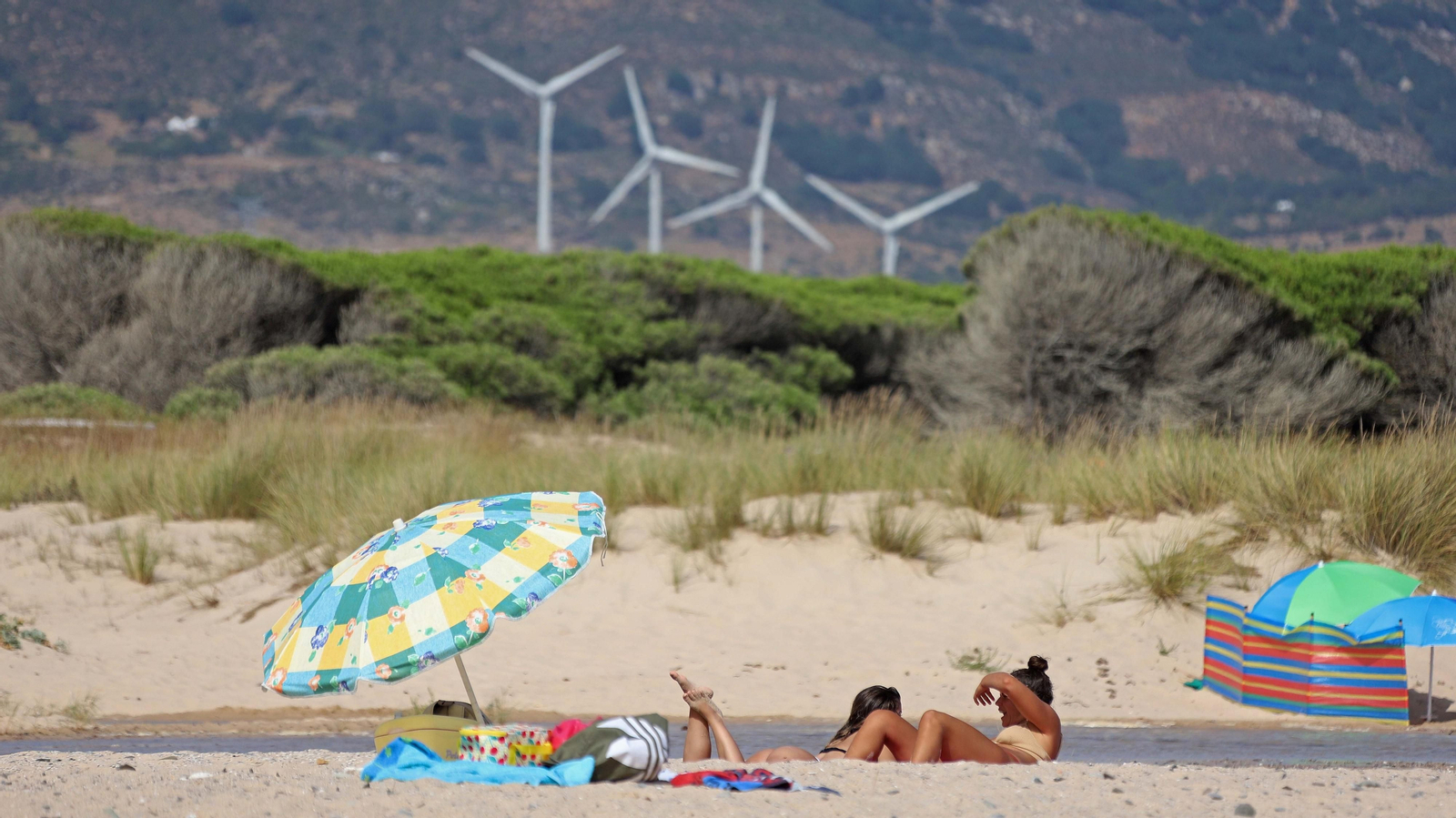 El calor llenas la playas el primer fin de semana de agosto