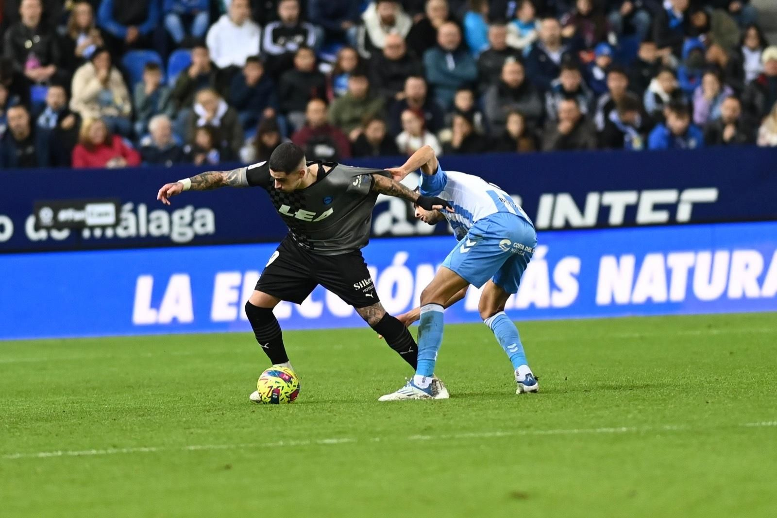 El Málaga CF - Alavés, en imágenes