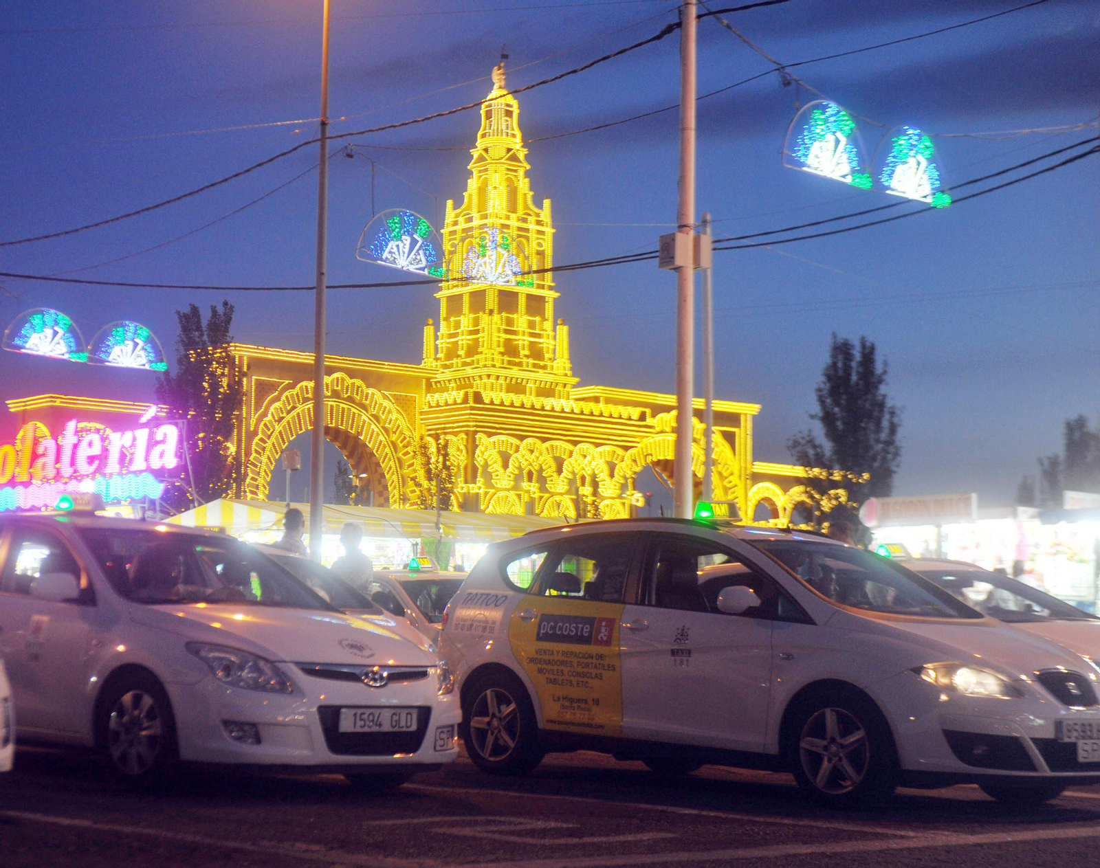Parada de taxis en El Arenal durante la Feria de Nuestra Señora de la Salud