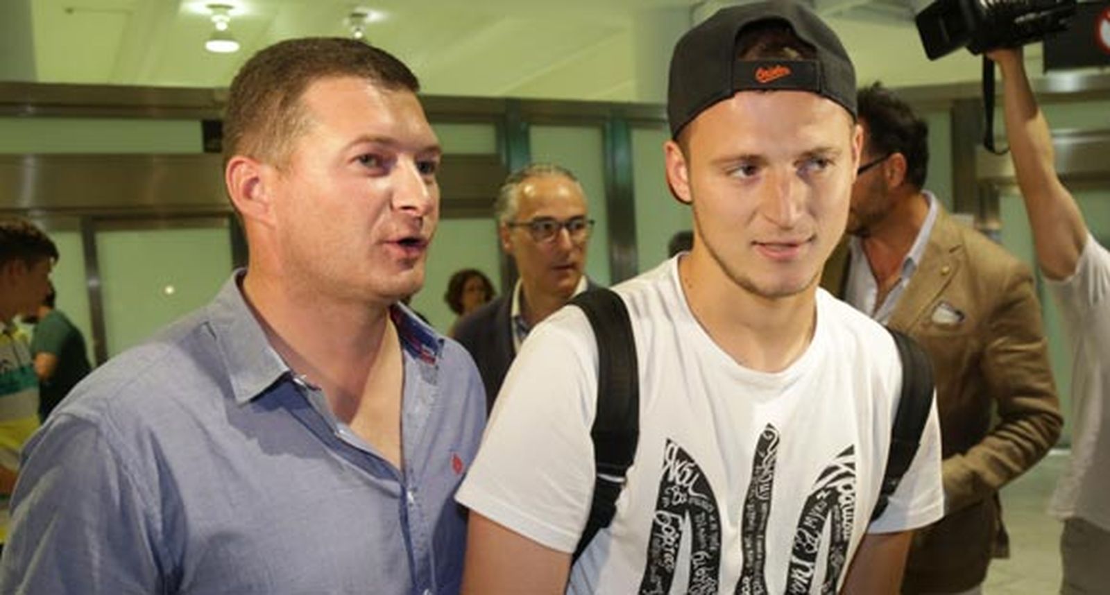 Zozulya llega y se une al grupo