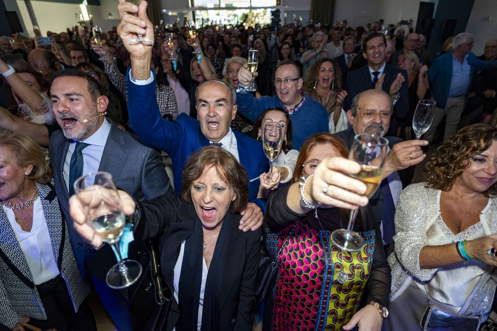 Fotos de la fiesta de agradecimiento de Pascual a su empleados por los 75 años del hospital de San Rafael