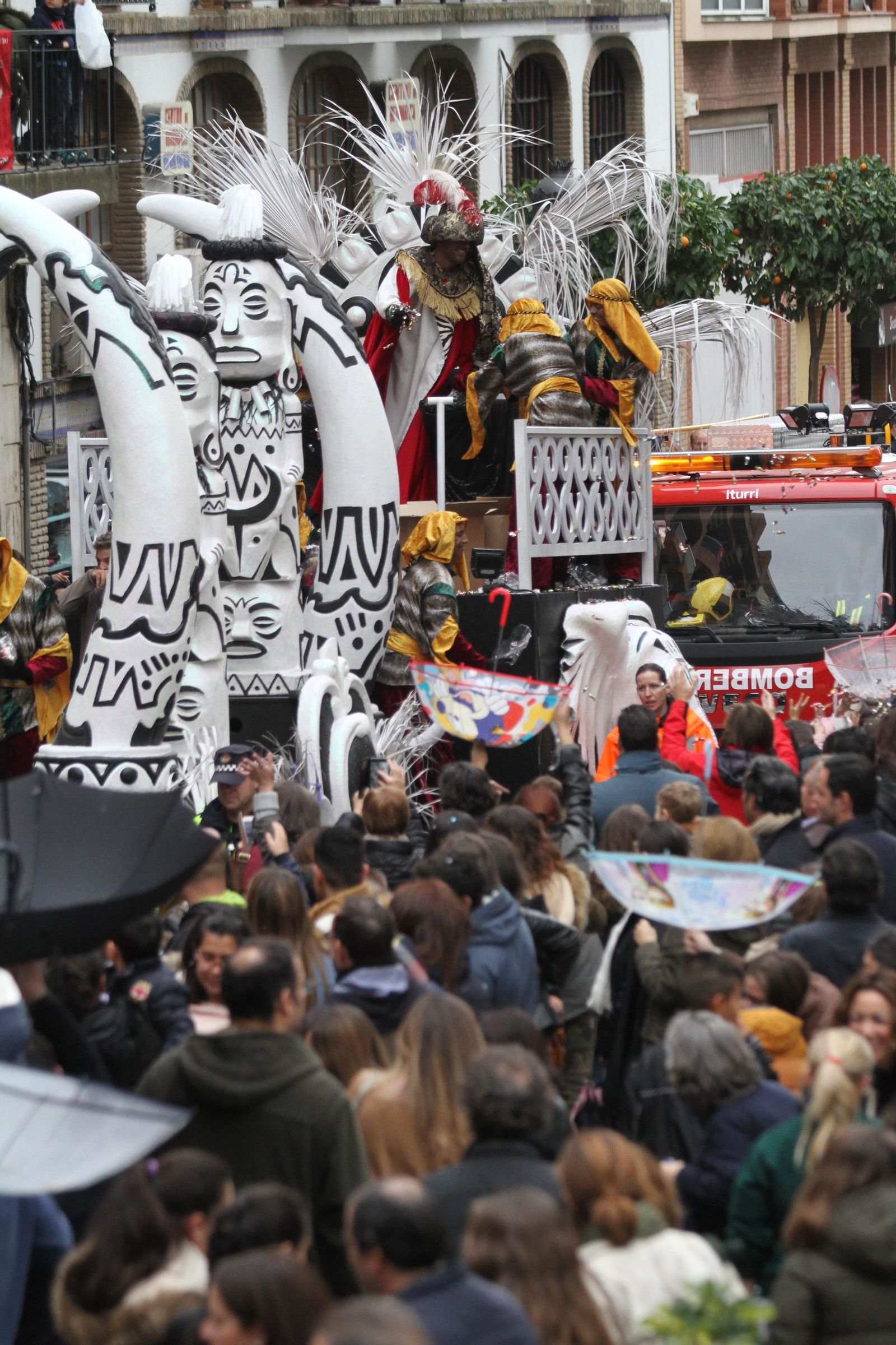 Cabalgata de los Reyes Magos 2018: Melchor, Gaspar y Baltazar adelantan su salida para llenar de ilusión las calles de Huelva