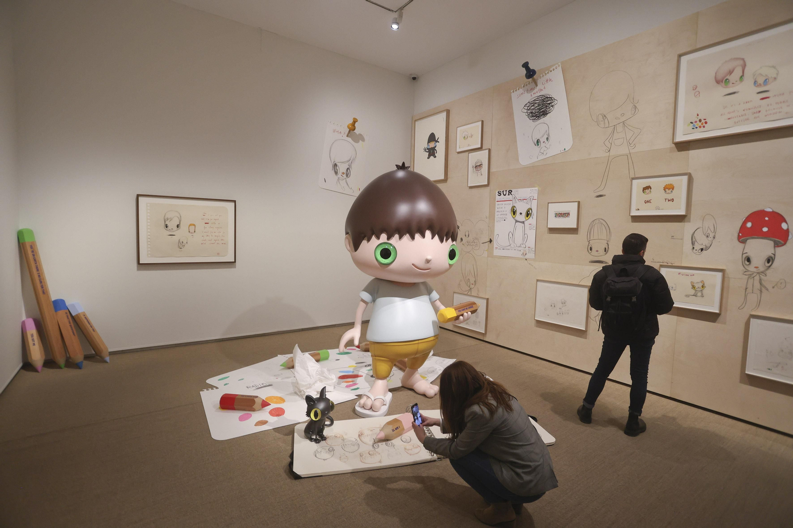 Las fotos de la exposición de Javier Calleja en Málaga y su gato Günter