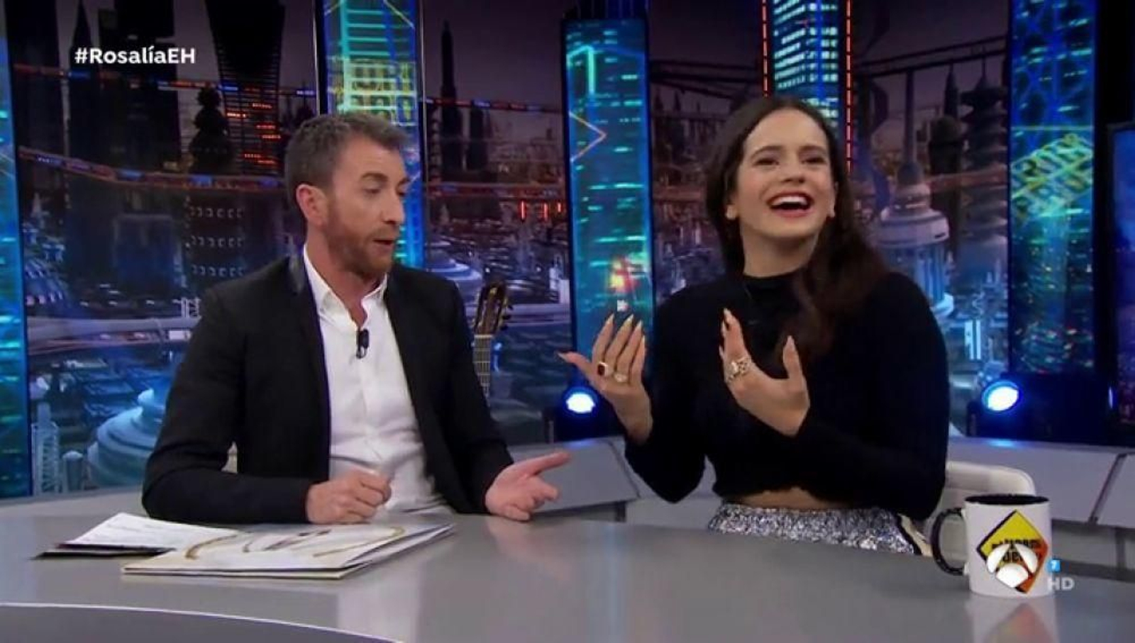 Rosalía habla con Pablo Motos y enseña las uñas tras aludirlas