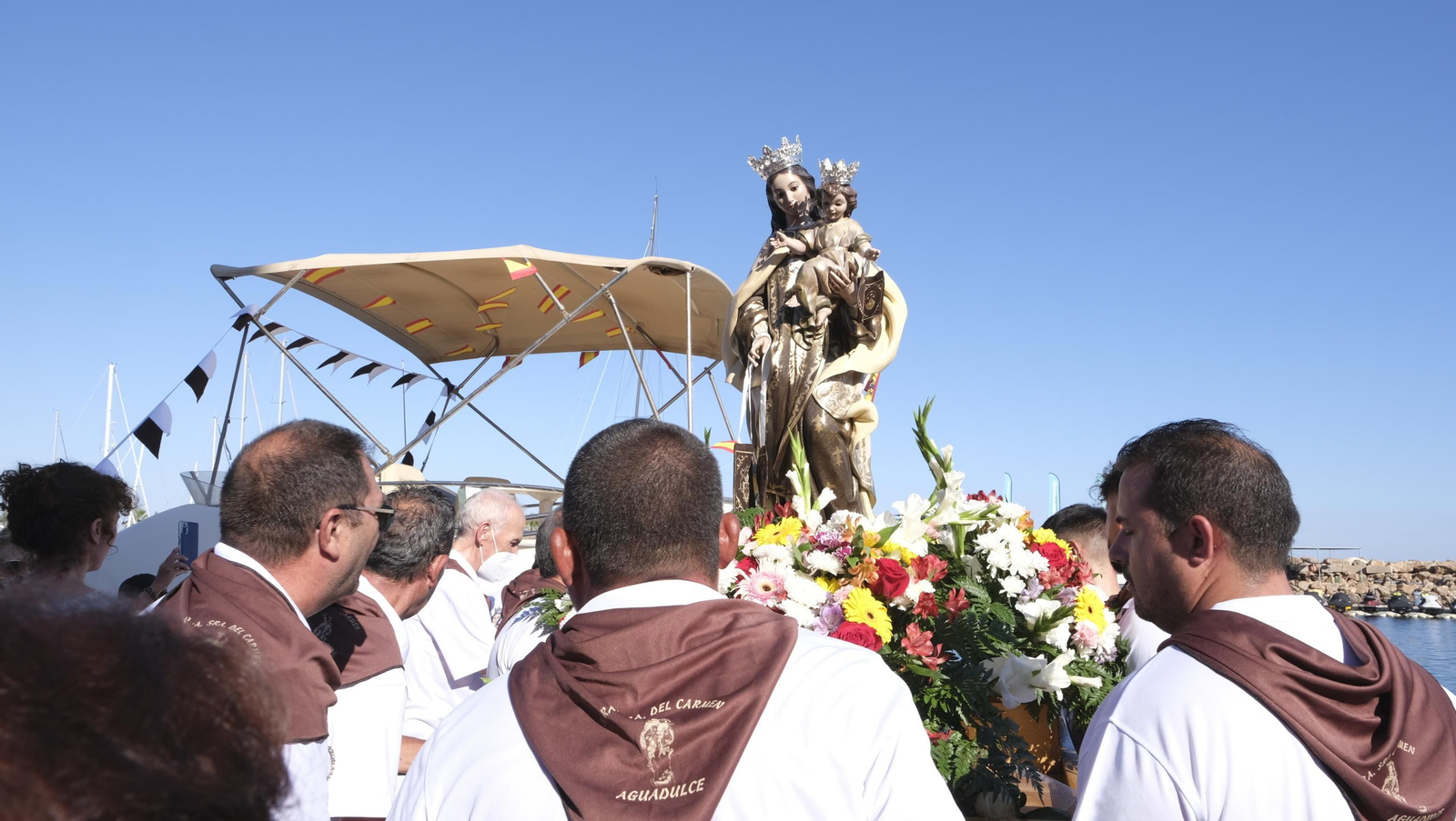 Procesión marinera de la Virgen del Carmen en Aguadulce