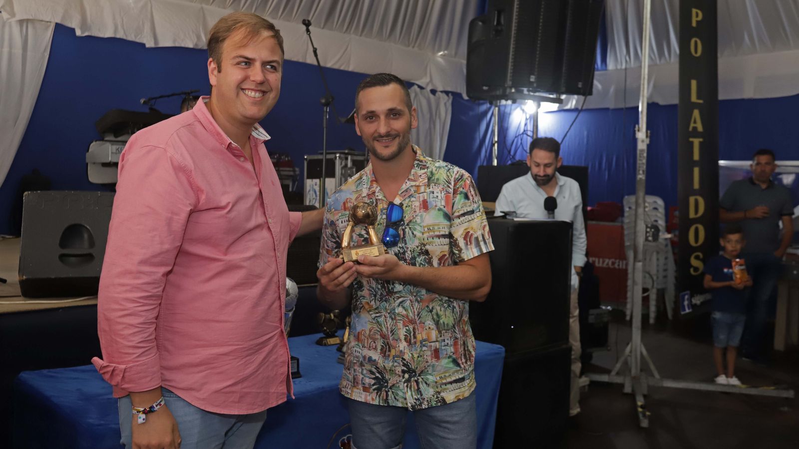Fotos de la entrega de trofeos  de las competiciones de fútbol 7 para aficionados “Andrés Mateo” en Algeciras