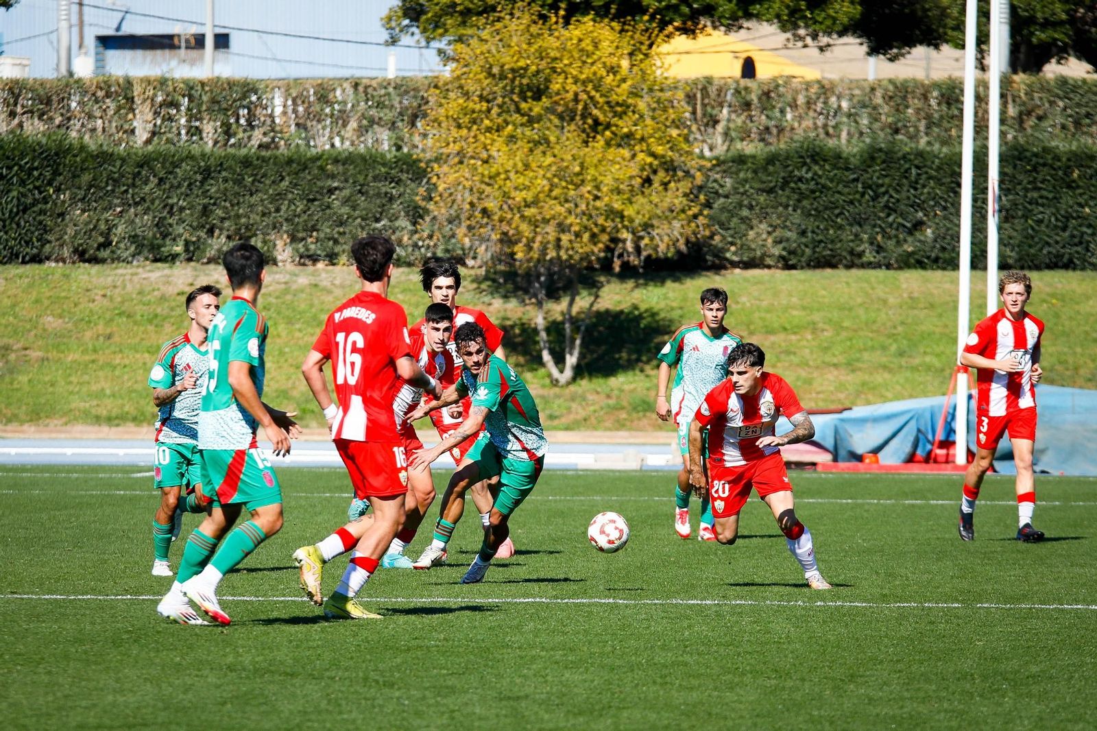 Las imágenes de Segunda RFEF entre Almeria B y recreativo de Granada