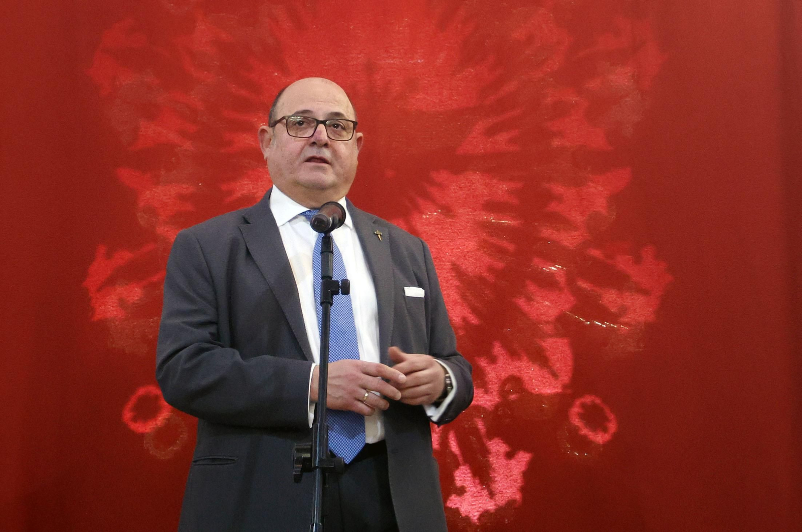 Imágenes de la presentación del techo de palio de la Virgen del Amor de las Tres Caídas