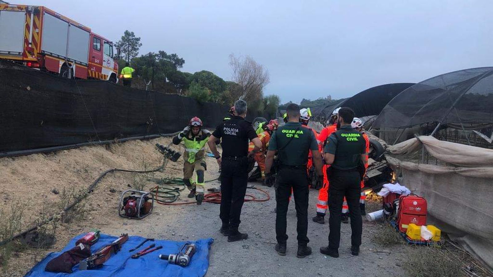 Efectivos desplazados hasta el lugar del accidente.