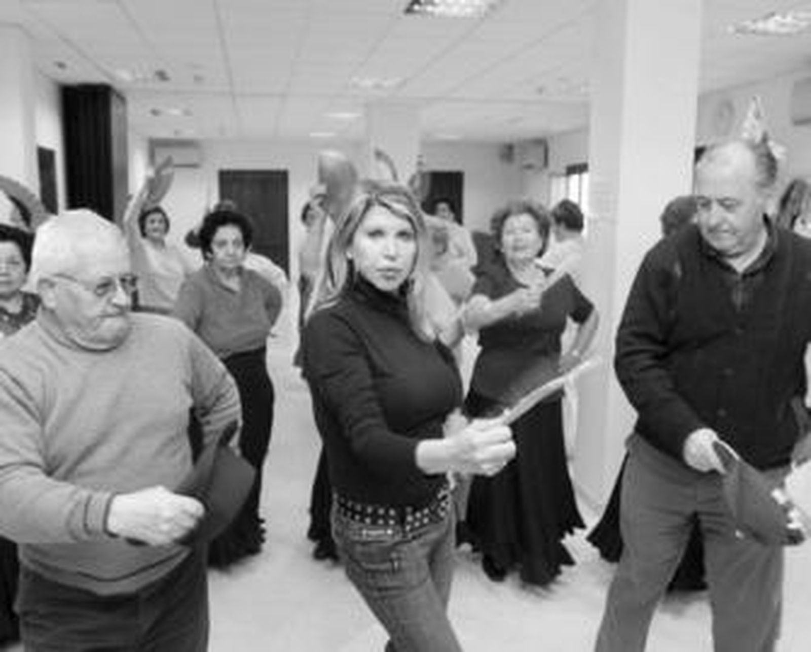 Ana María imparte sus clases en La Zubia y asegura que corrige dolencias posturales y revitaliza a sus alumnos.