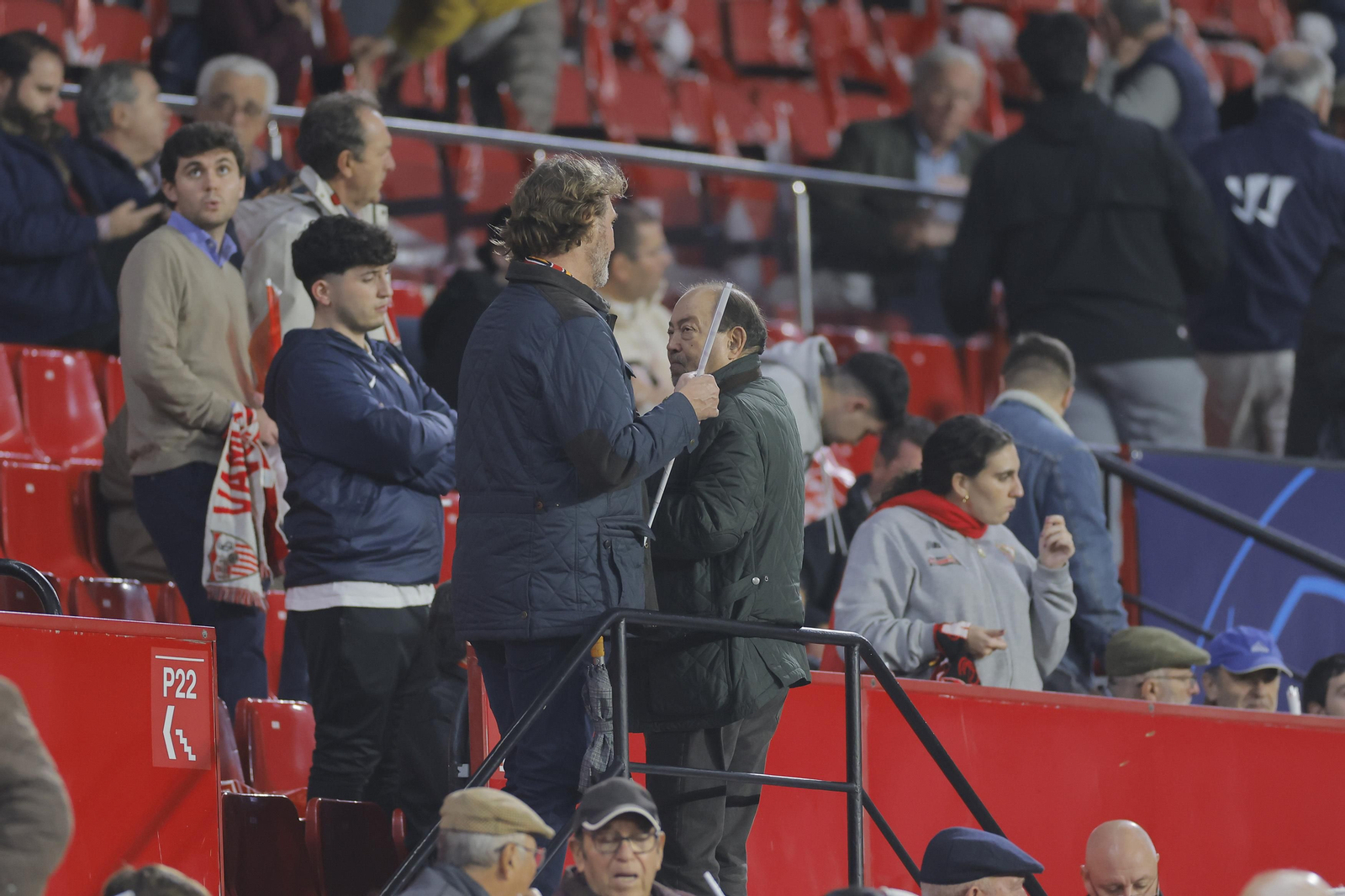 Búscate en las fotos del Sevilla Fc- PSV