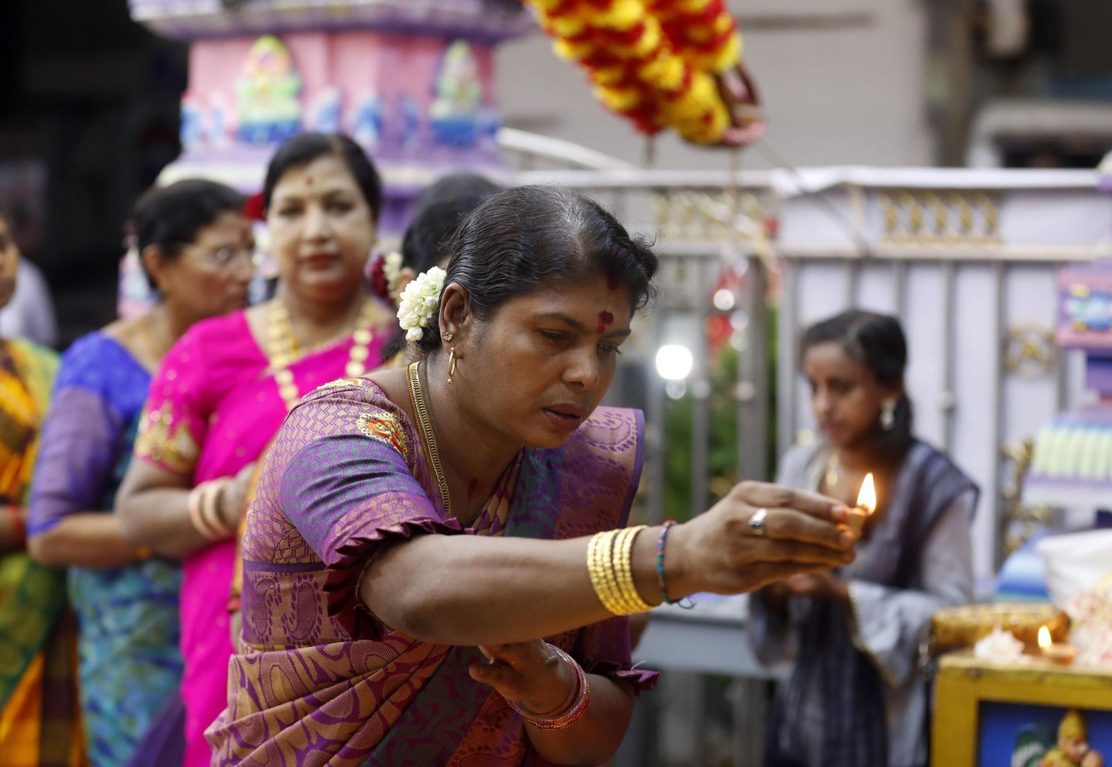 Las preciosas imágenes de la celebración del Diwali en India: un festival de luz y color