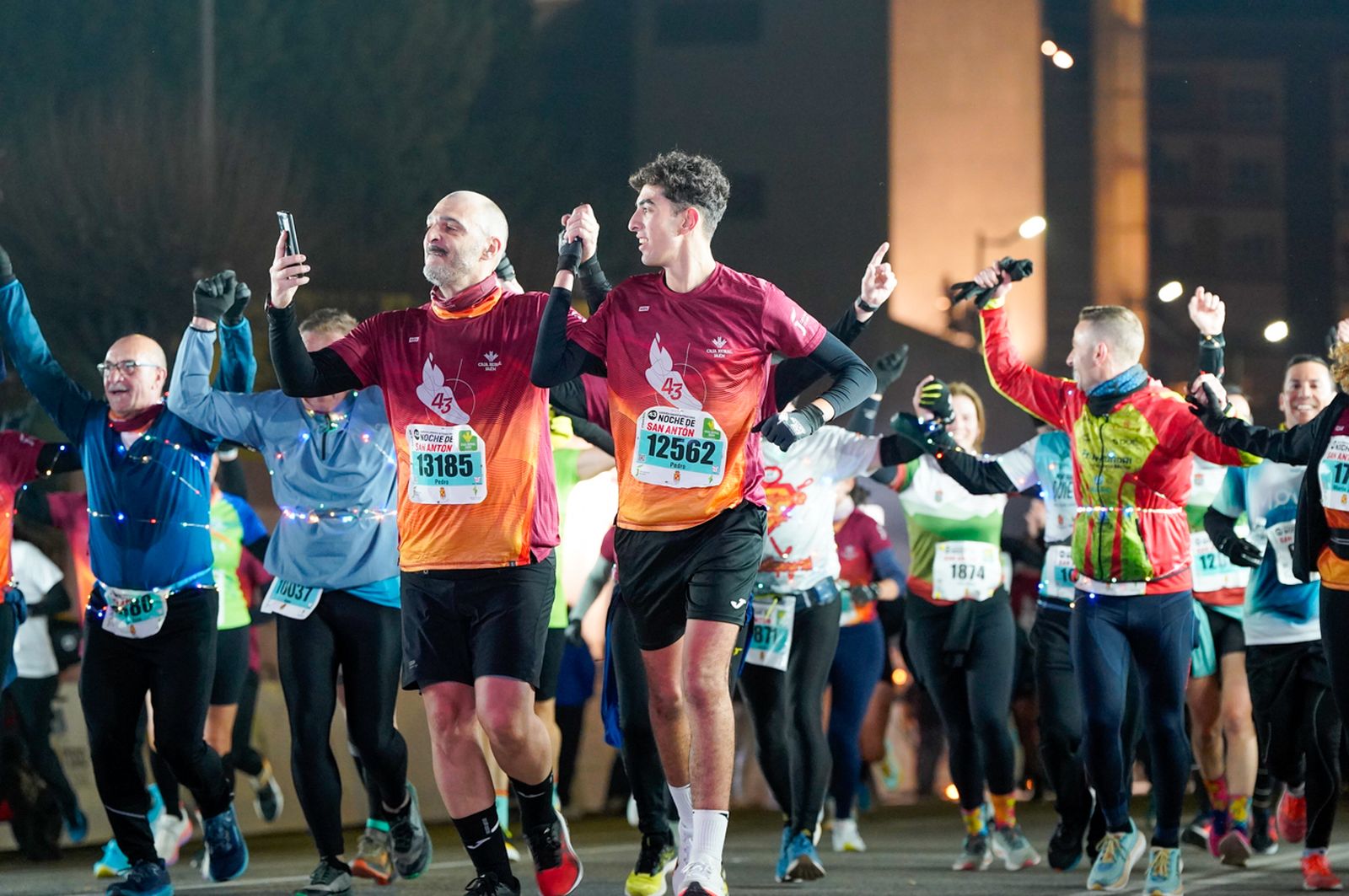 En imágenes: búscate en tu llegada a meta de la Carrera de San Antón 2026 (17)