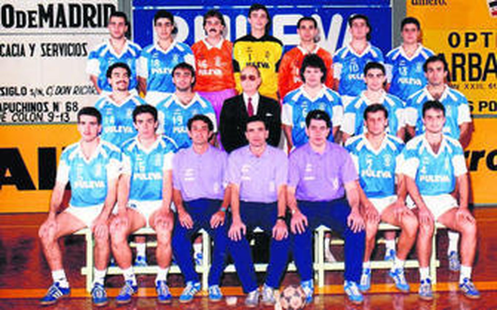 Imagen de la plantilla de Maristas en aquella temporadas 1990/91.