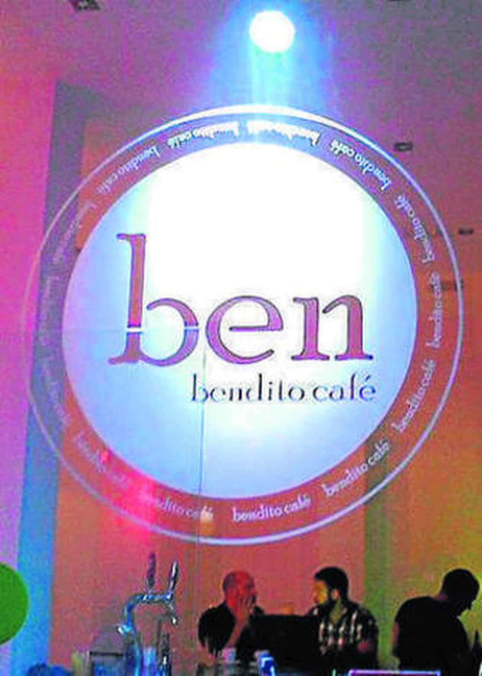 Una exposición repleta de 'Testigos Mudos' en Ben Bendito Café