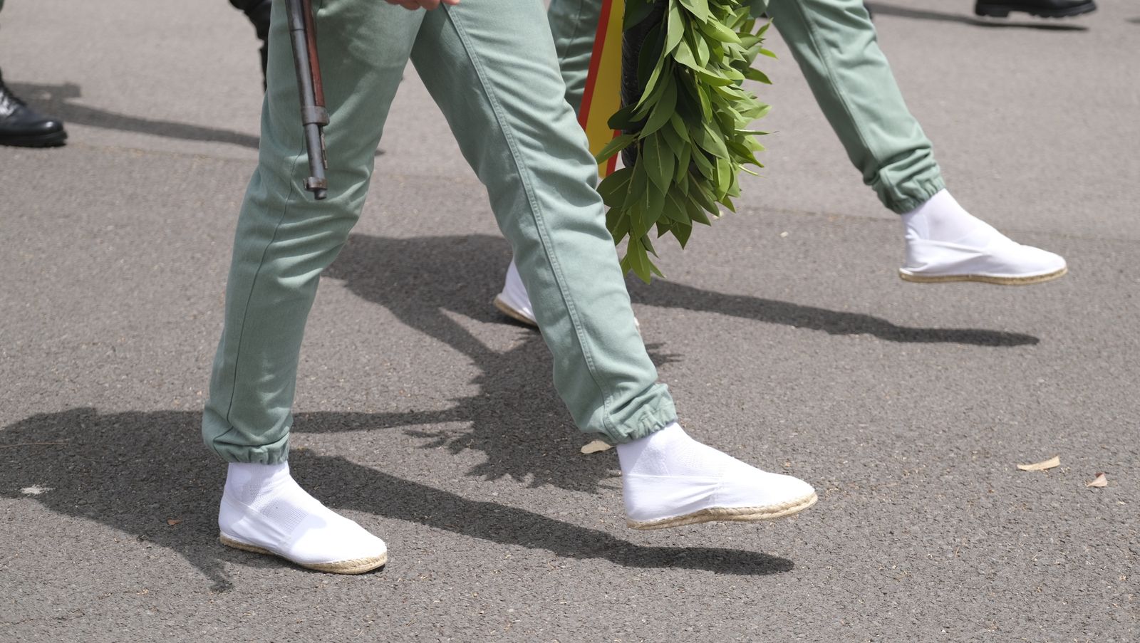 Visita de la Ministra de Defensa Margarita Robles a La Legión Española, en Viator