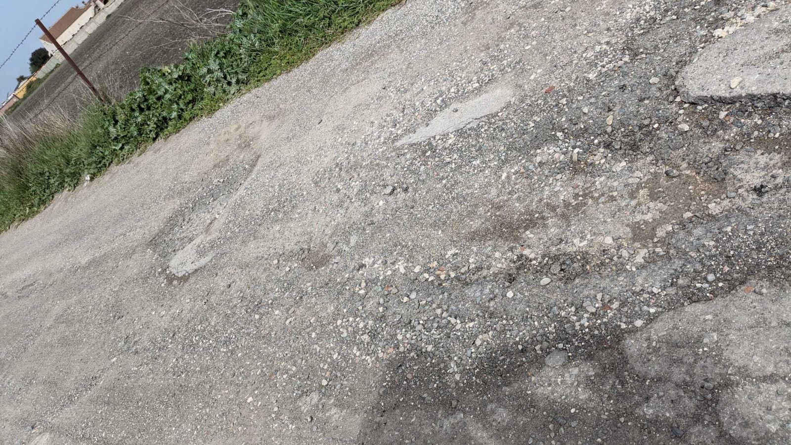 El estado en que se encuentra el tramo final de la calle, conocido también como Las Boneas.