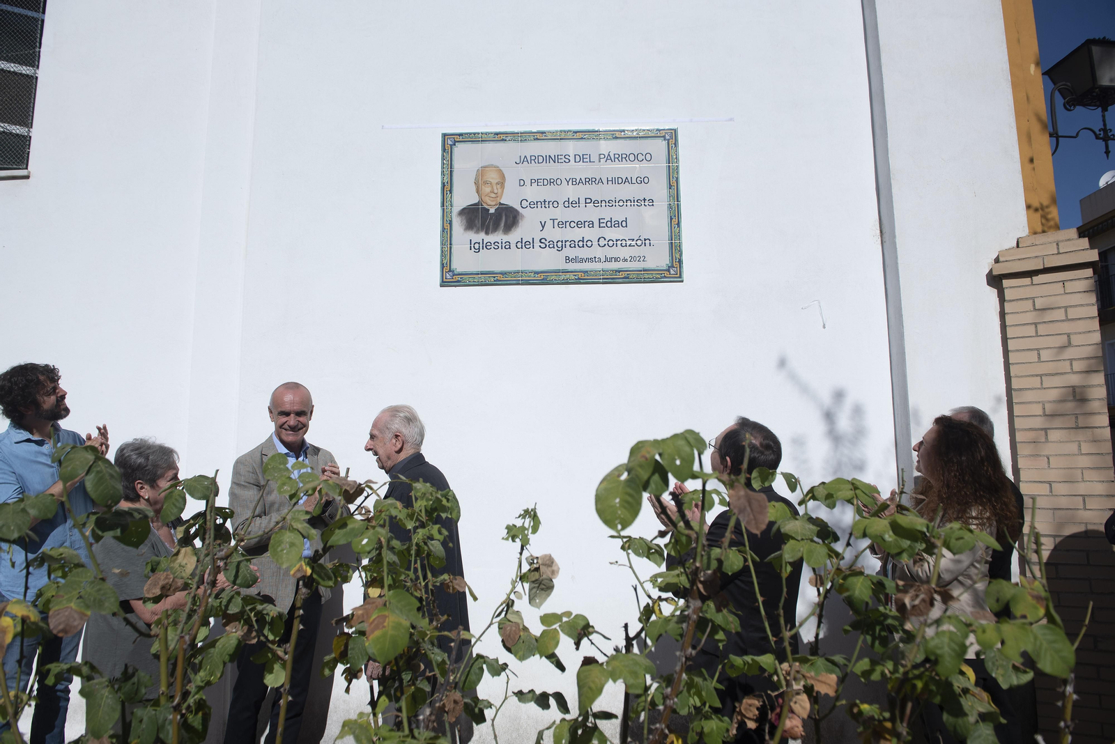 Las imágenes de la inauguración de los jardines del párroco D. Pedro Ybarra