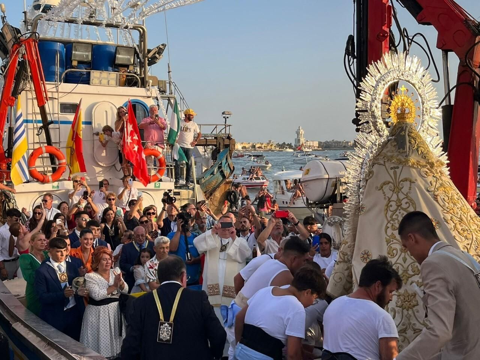 La Virgen recorrió la Ría en uno de los momentos más esperados.