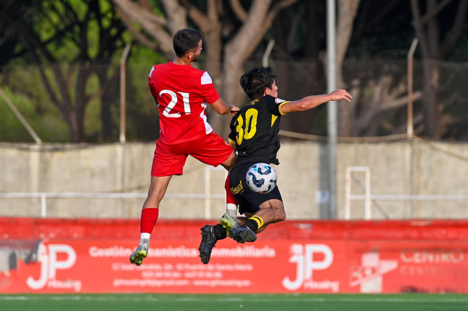 Imágenes del Racing Portuense-Atlético Sanluqueño del XLIX Trofeo Ciudad de El Puerto