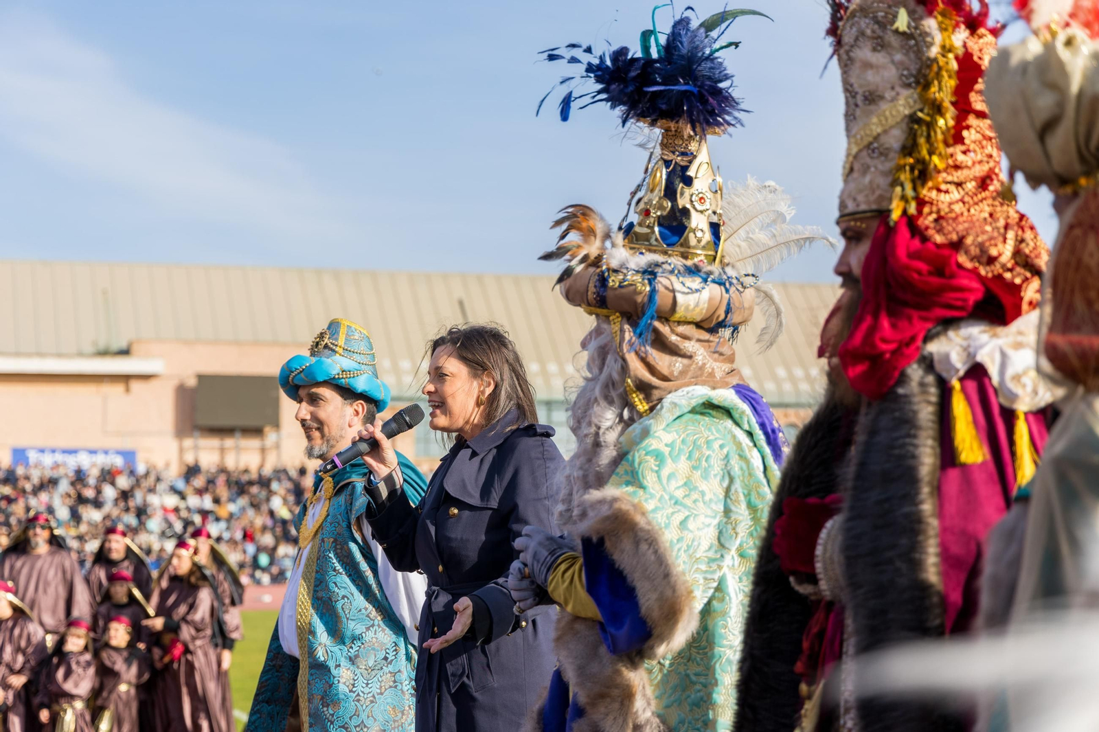 Así ha sido la llegada en helicóptero de los Reyes Magos a San Fernando Así ha sido la llegada en helicóptero de los Reyes Magos a San Fernando