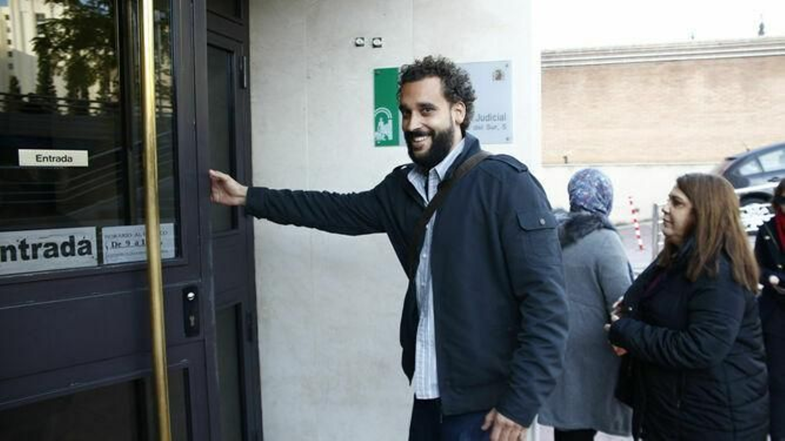 De la manifestación al juzgado: Spiriman es juzgado mañana por supuestas injurias al fiscal jefe