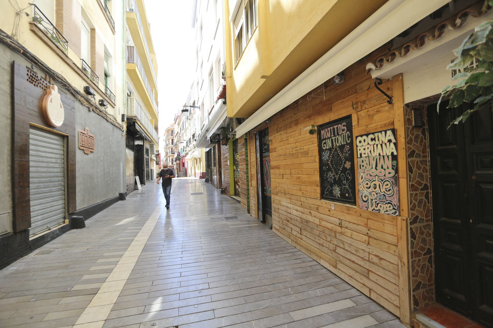 Fotos de los bares de Málaga, todavía a medio gas, en la recta final de la fase 3