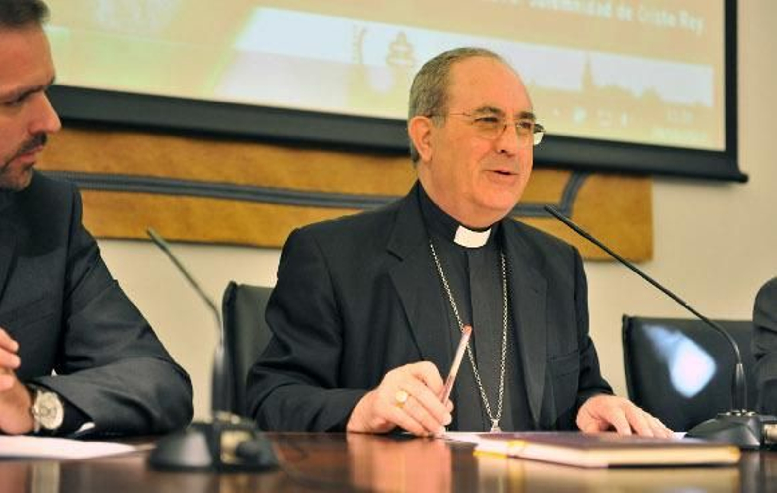 Un vía crucis con 14 imágenes de Cristo por la Avenida en el Año de la Fe