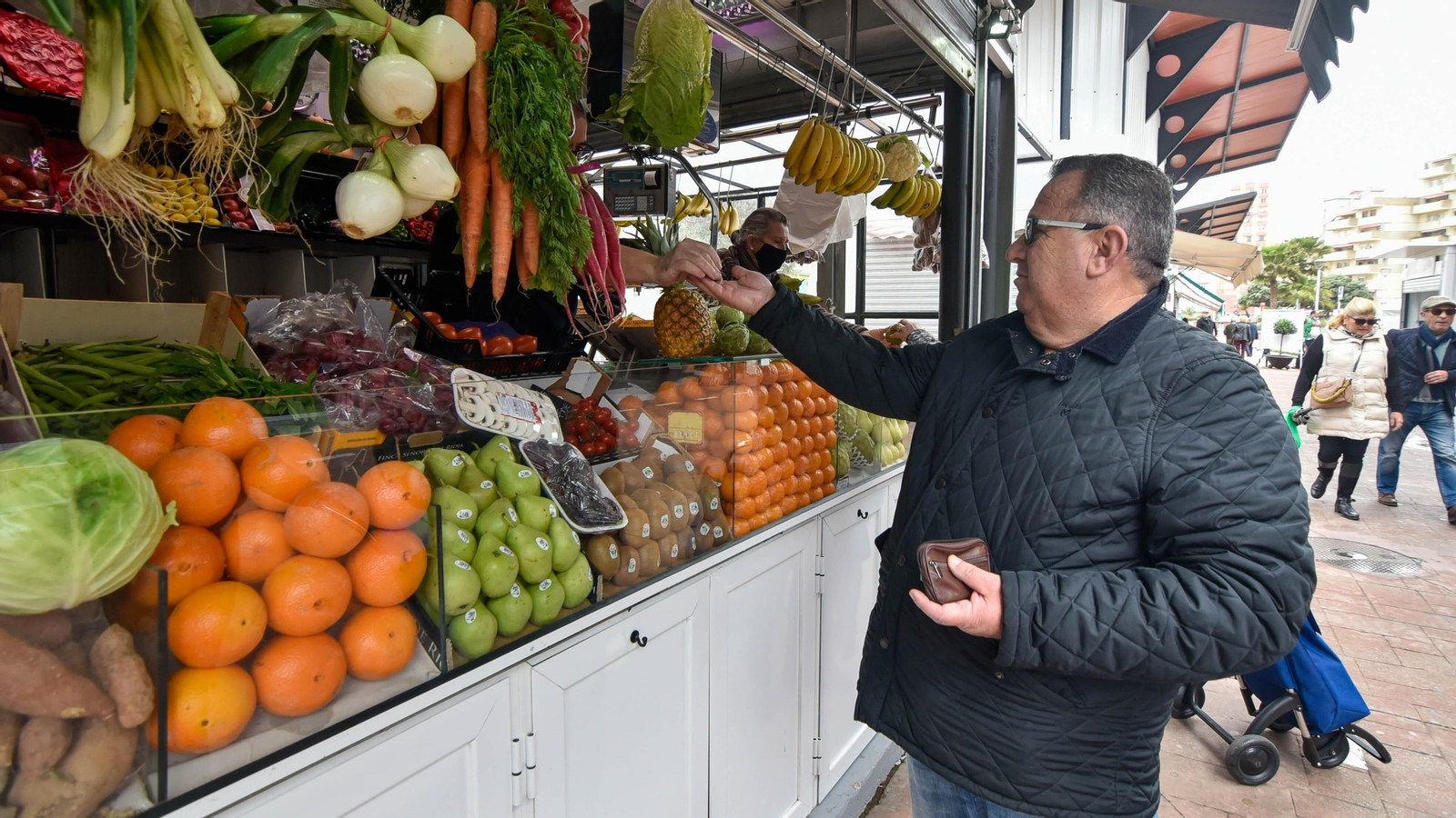 Los mercados de abasto de Algeciras y La Línea tras diez dias  de paros en el transporte