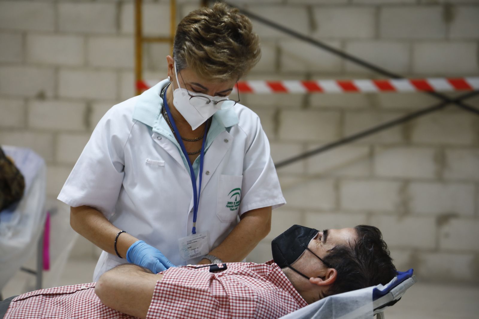 La campaña de donación de sangre en el centro comercial El Arcángel, en imágenes