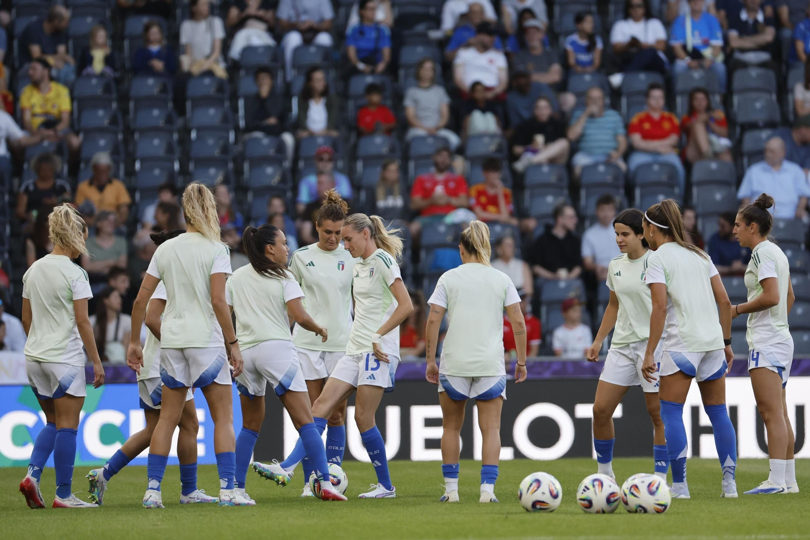 Las fotos del Italia - España de la Eurocopa femenina