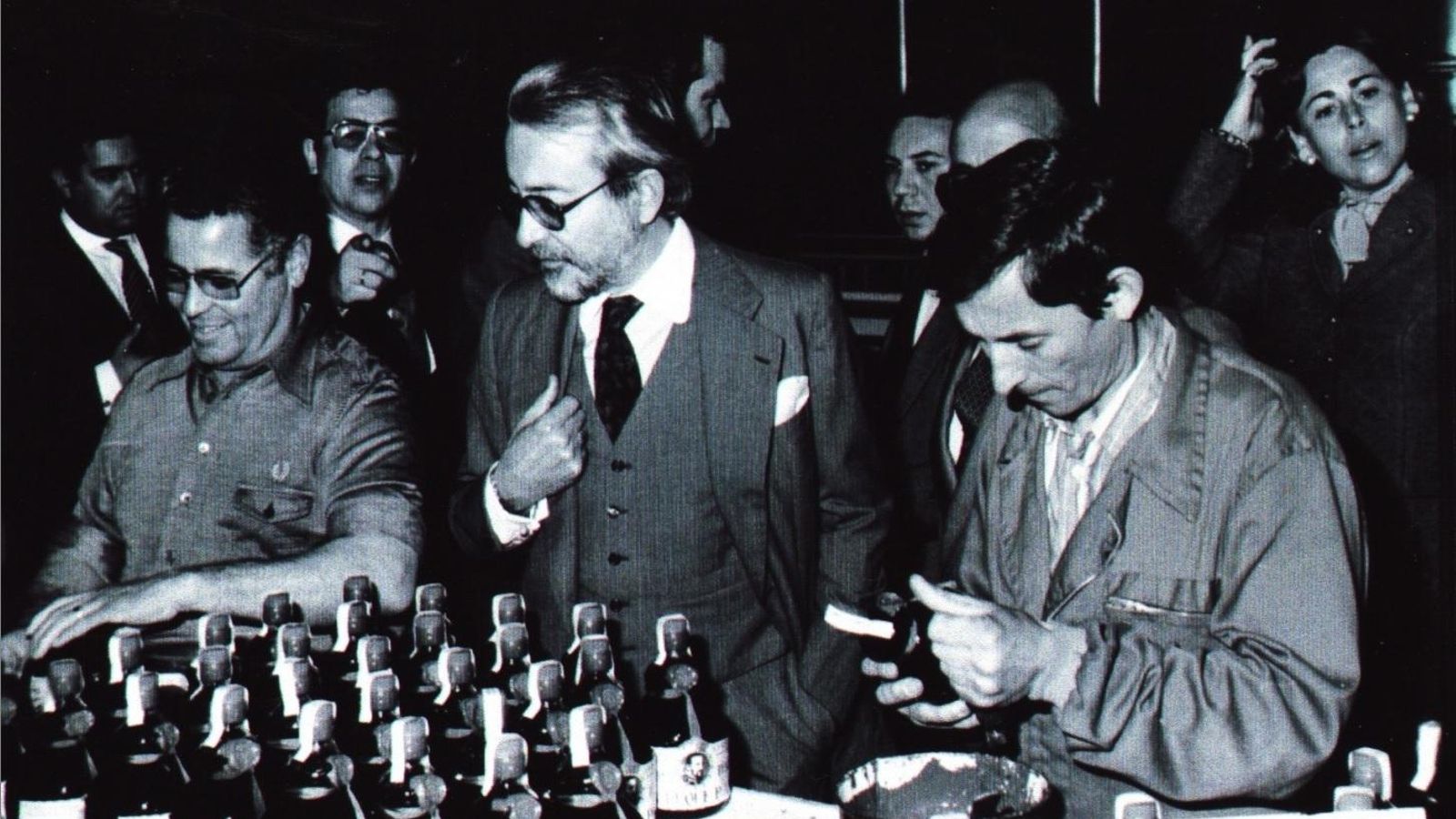 Fátima Ruiz Lassaletta, Jesús Aguirre, y el brandy Duque de Alba.